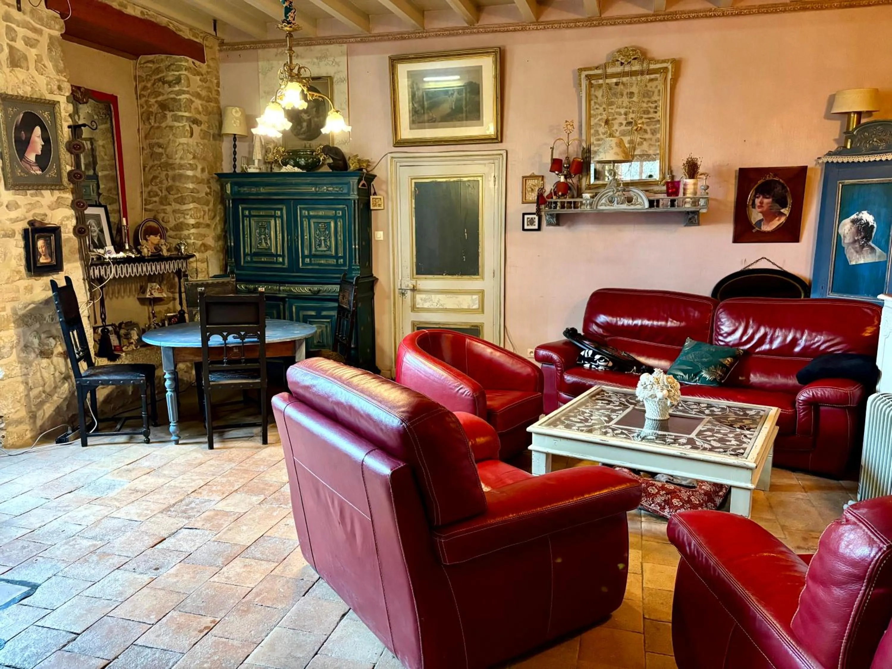 Aux Caprices des Dieux