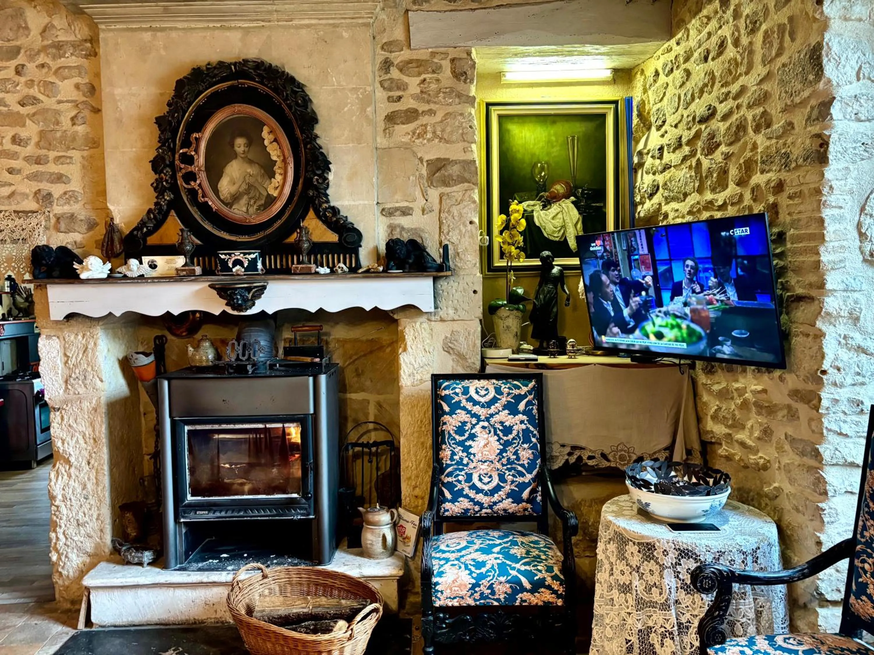 Aux Caprices des Dieux