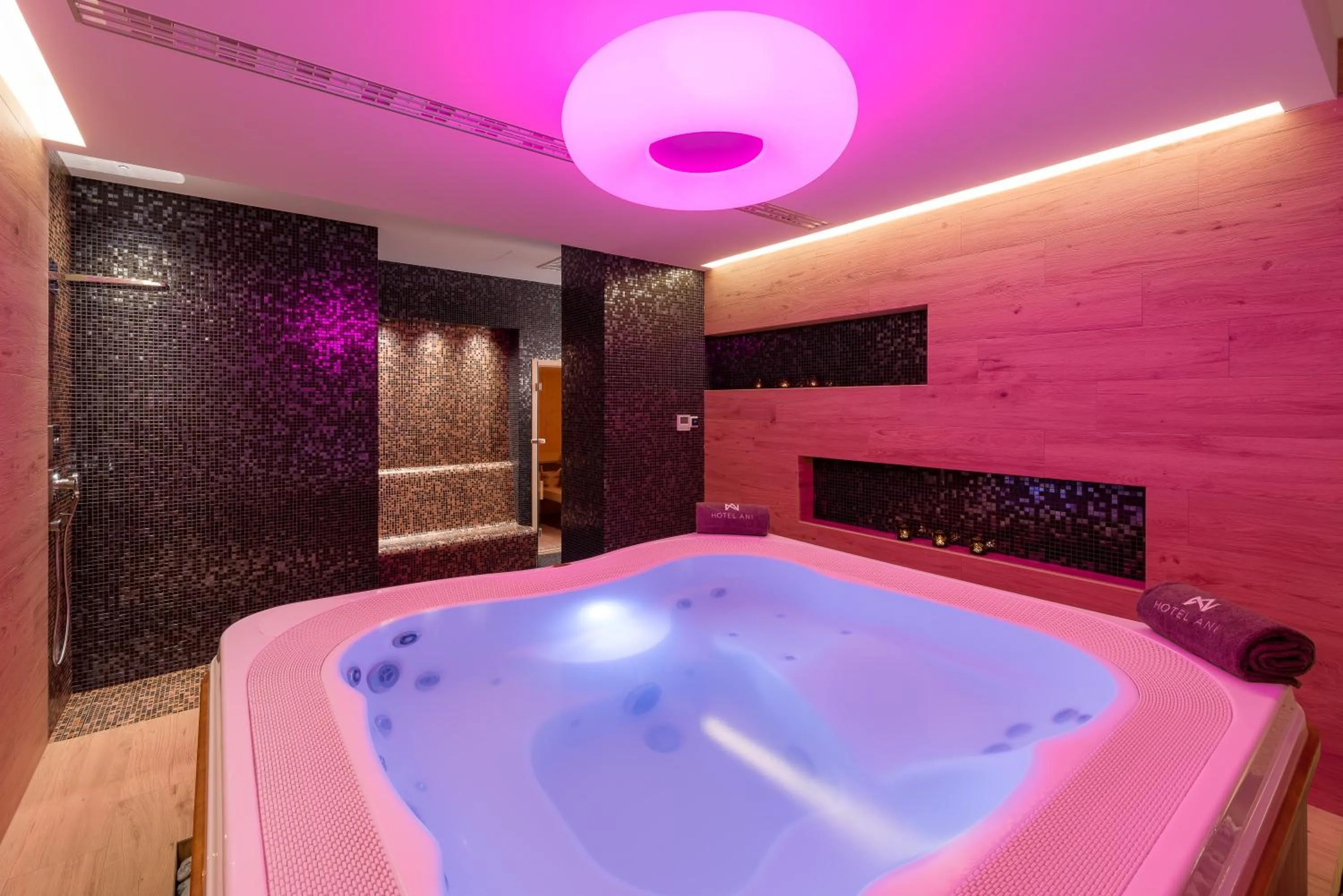 Hot Tub in Boutique Hotel Ani - Adults Only