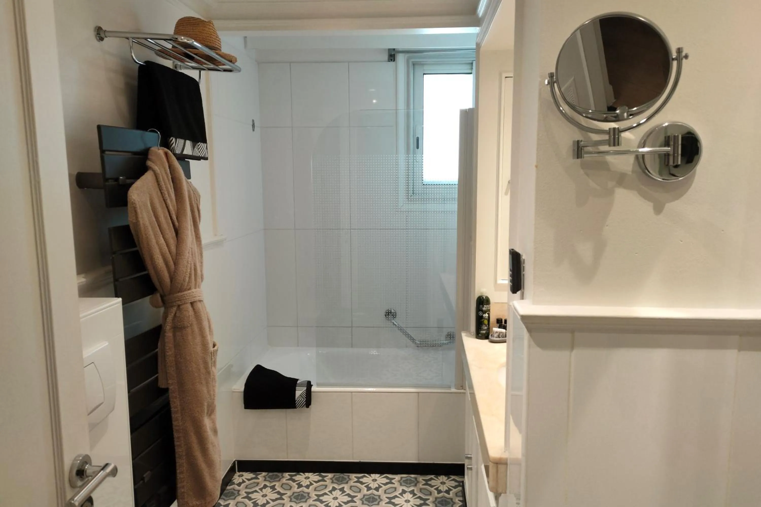 Bathroom in Hôtel Victoria