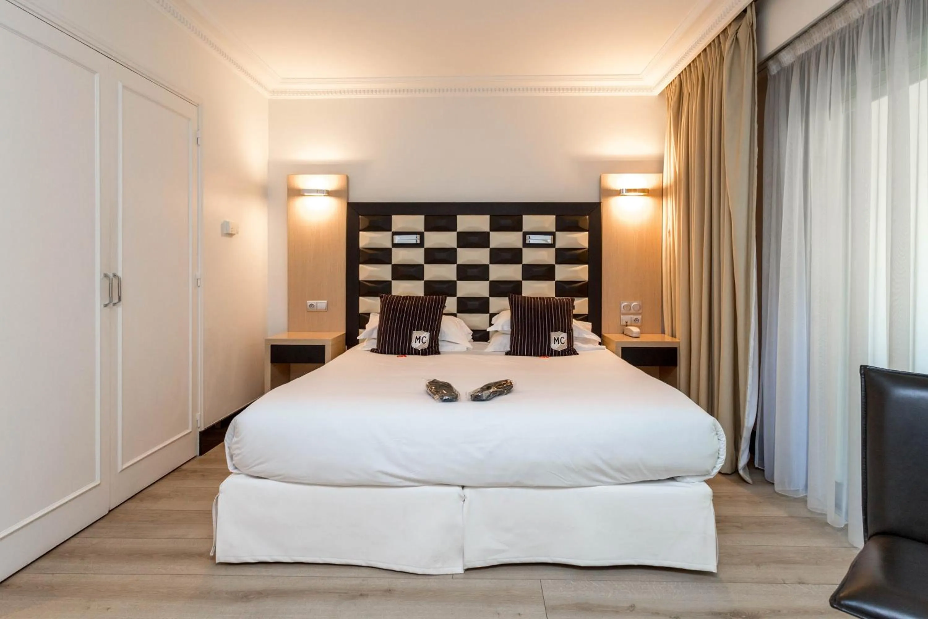 Bedroom, Bed in Hôtel Victoria