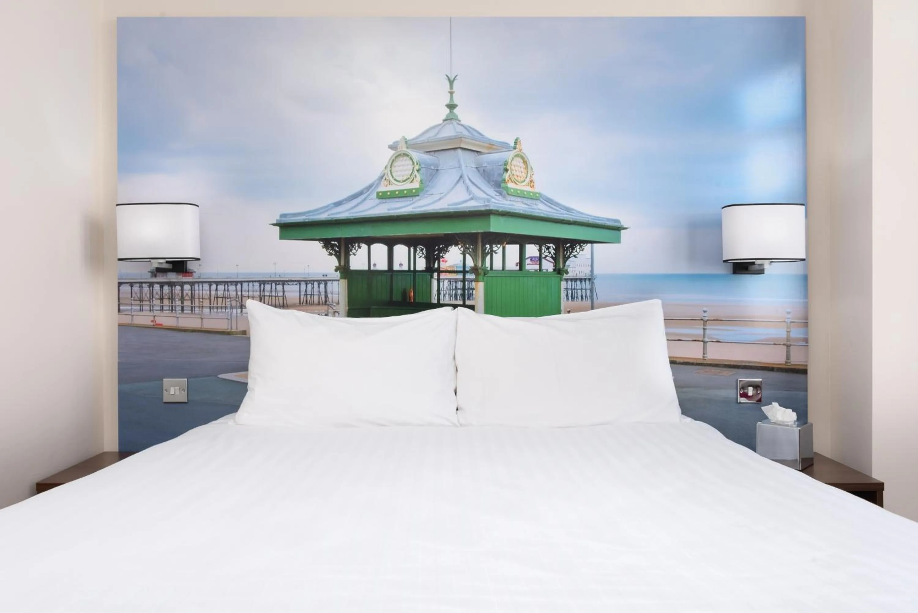 Bed in Best Western Carlton Hotel