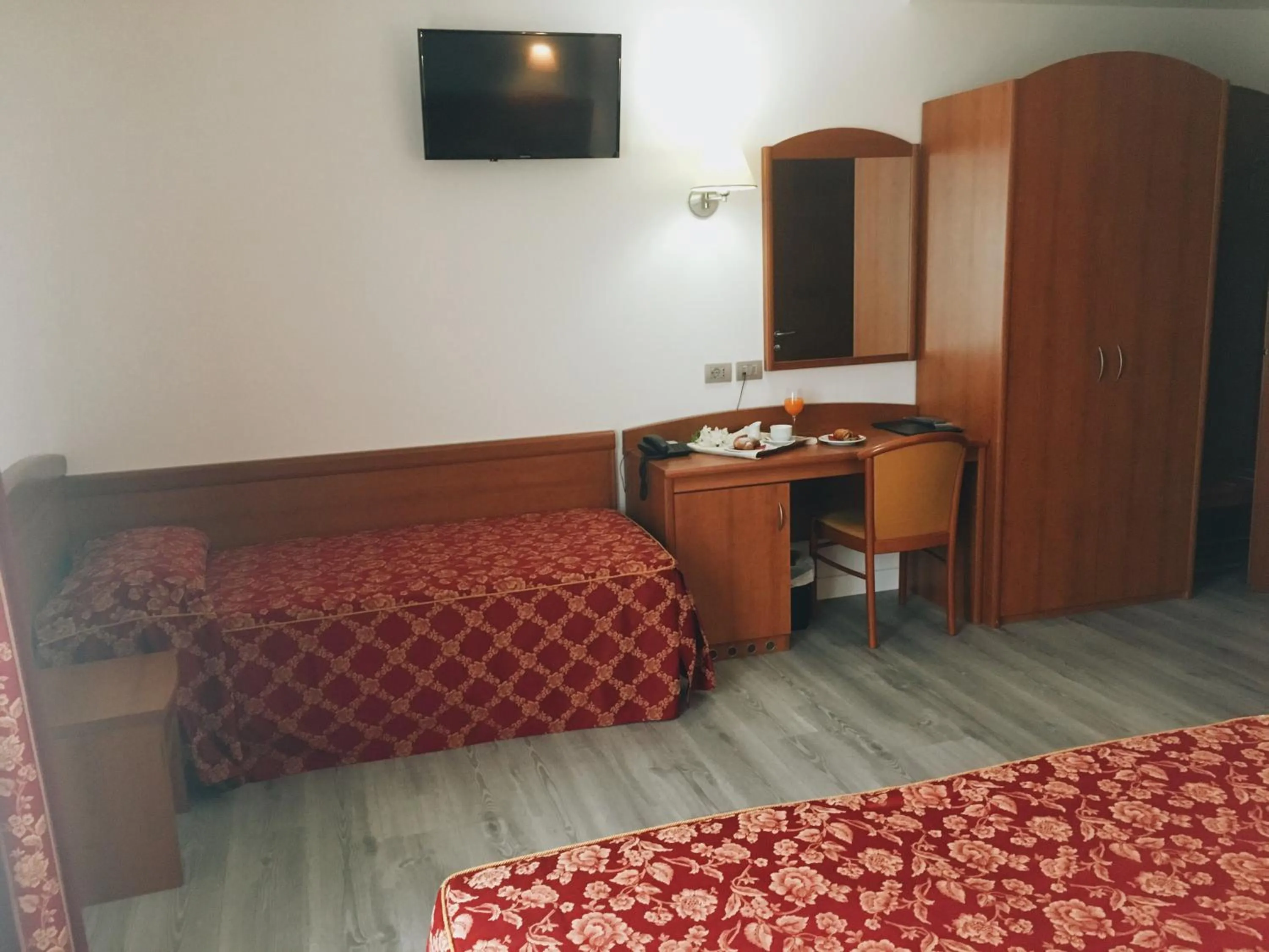 Bedroom, Bed in Hotel Alla Croce