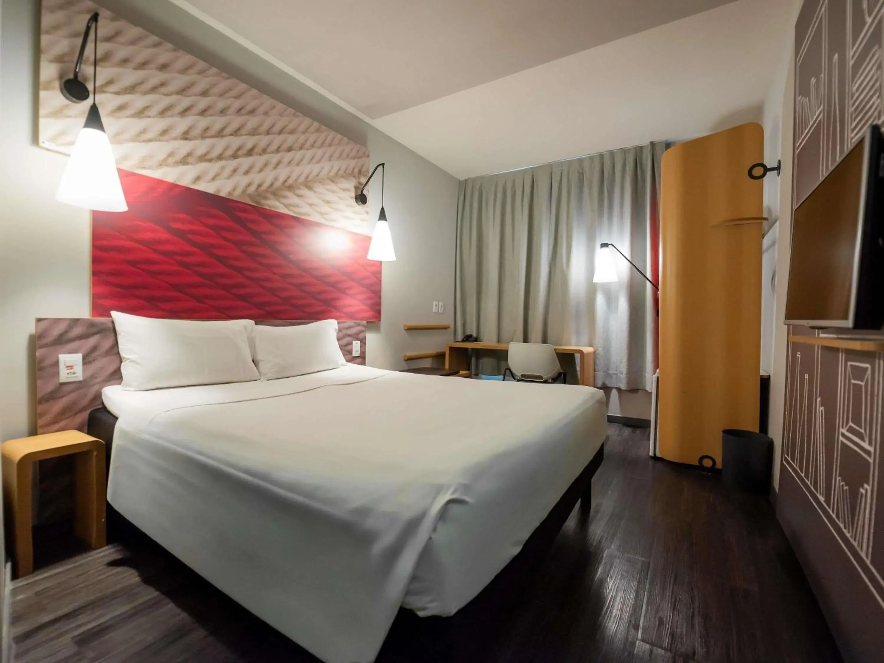 Standard One Double Bed - single occupancy in ibis Navegantes Itajai Standard One Double Bed - single occupancy in ibis Navegantes Itajai