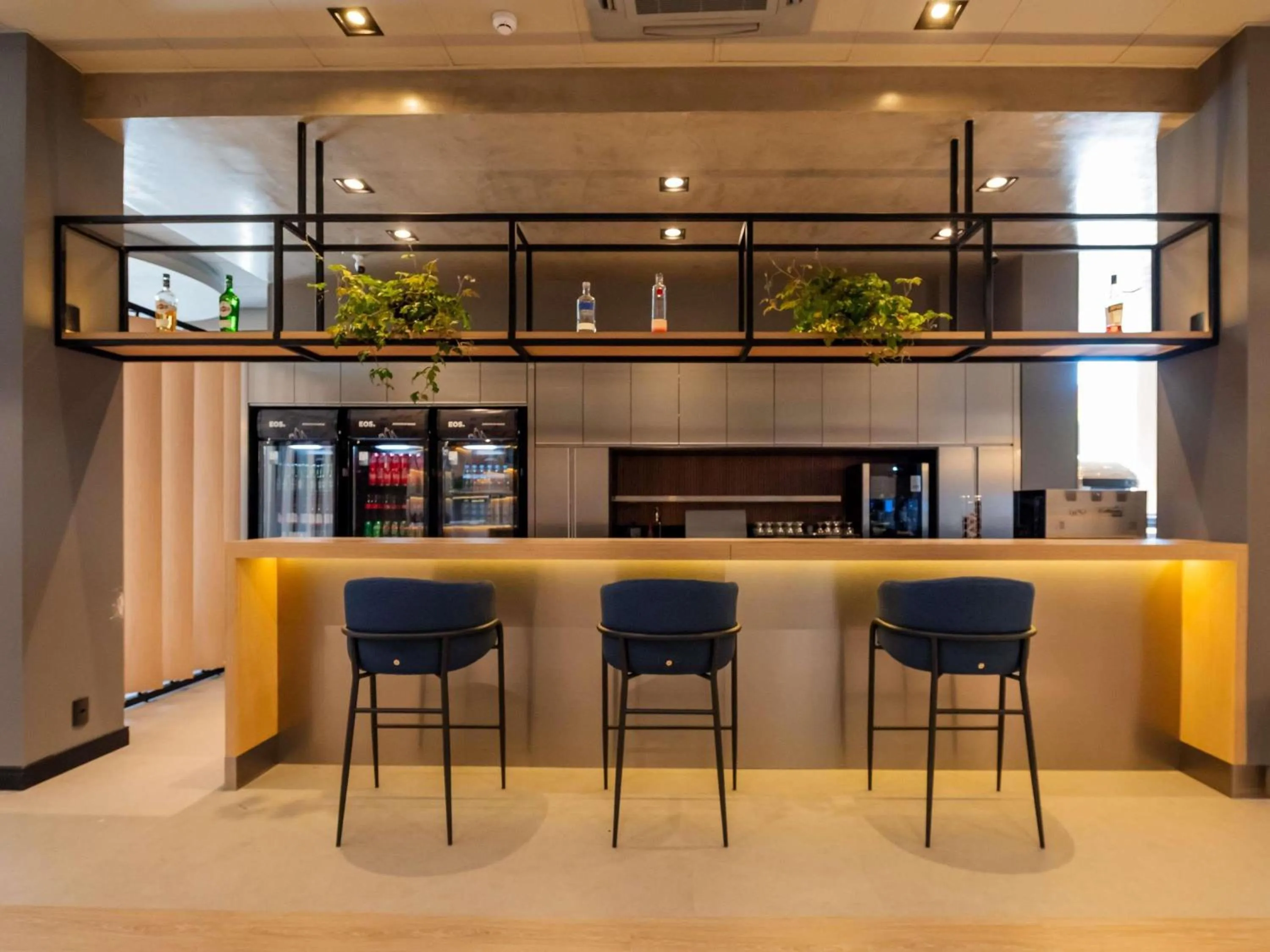 Lounge or bar in ibis Navegantes Itajai