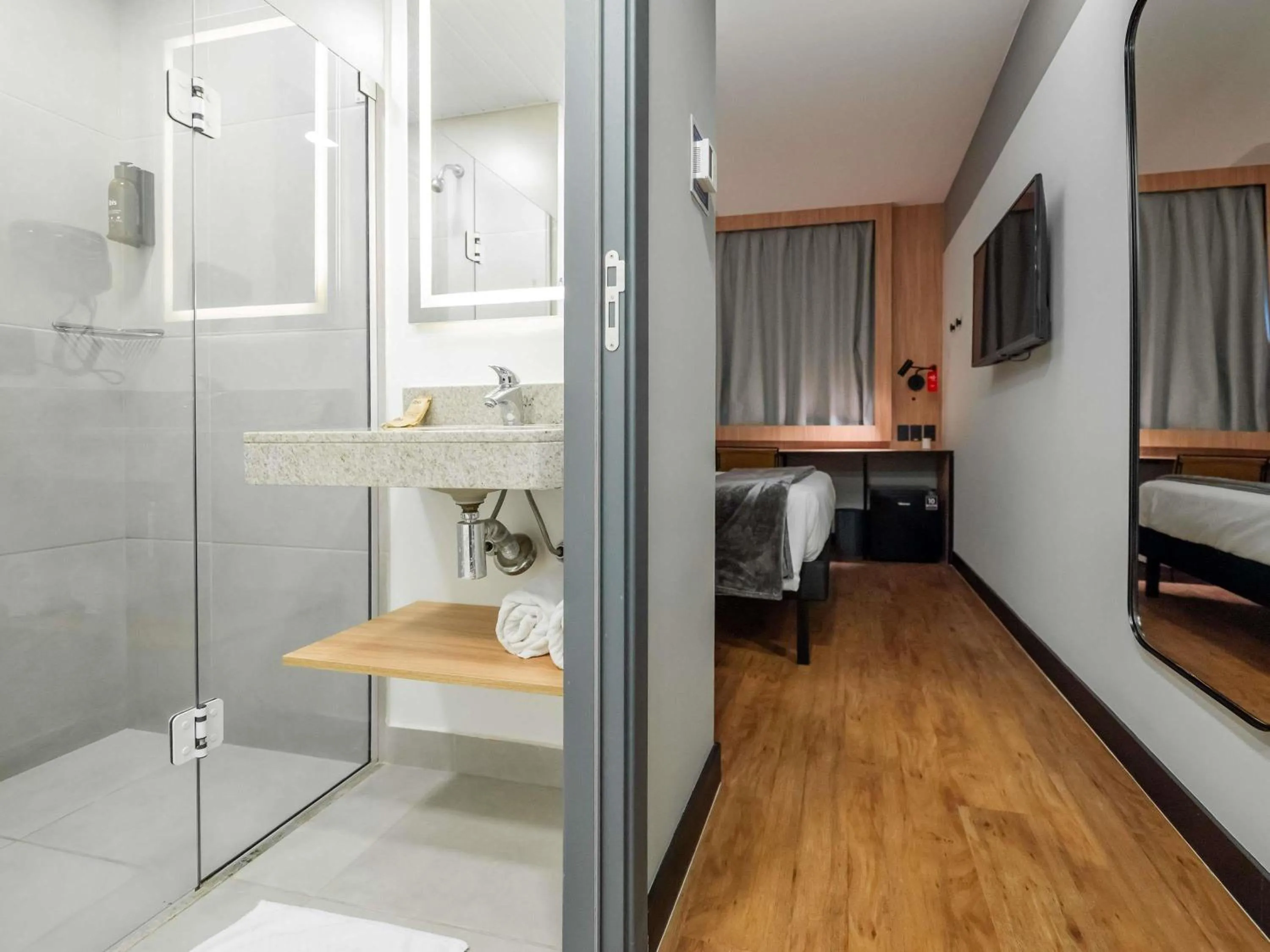 Bedroom in ibis Navegantes Itajai