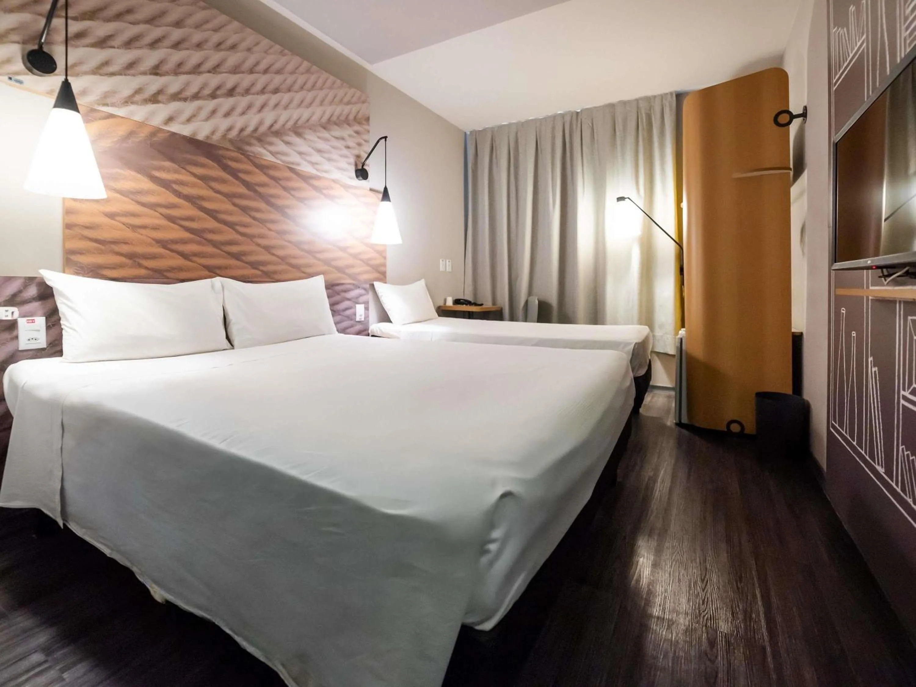 Bedroom, Bed in ibis Navegantes Itajai