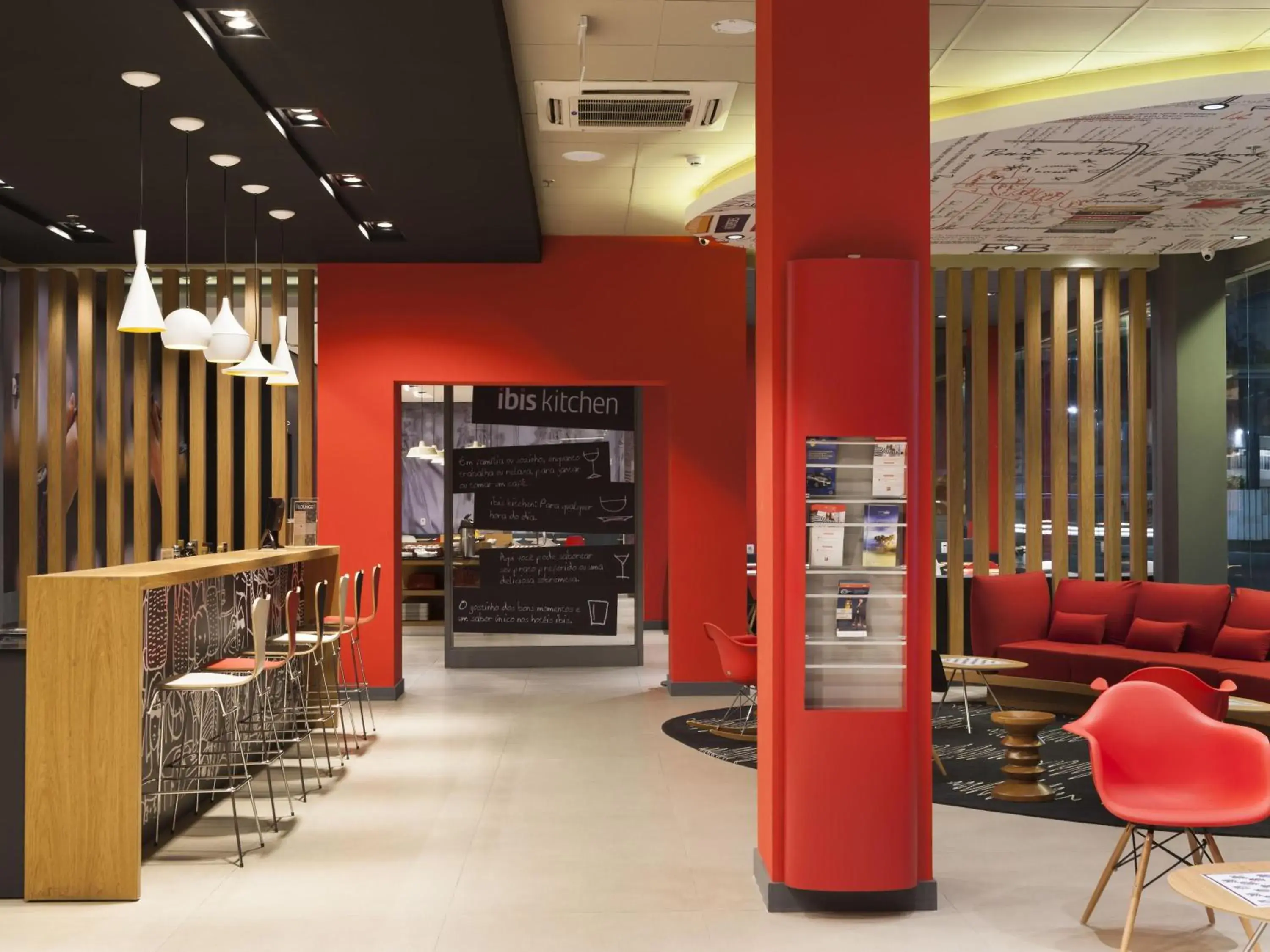 Lounge or bar in ibis Navegantes Itajai Lounge or bar in ibis Navegantes Itajai