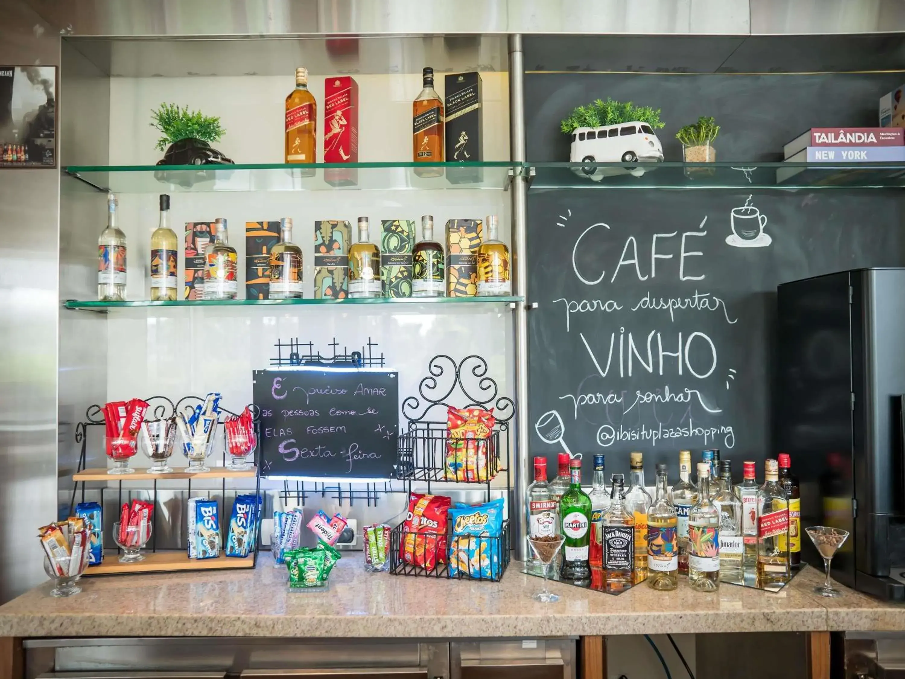 Lounge or bar in ibis Itu Plaza Shopping Lounge or bar in ibis Itu Plaza Shopping