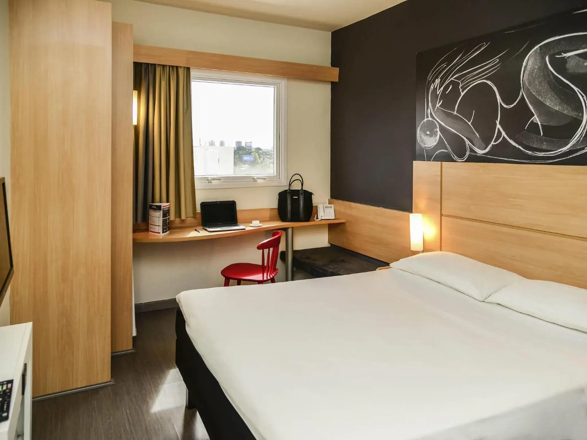 Bedroom, Bed in ibis Uberaba Bedroom, Bed in ibis Uberaba