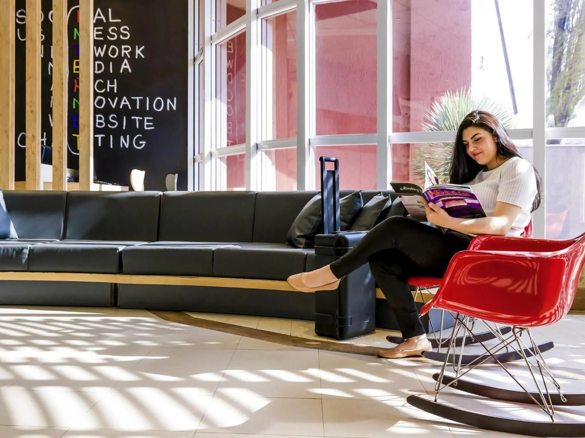 Lounge or bar in ibis Uberaba