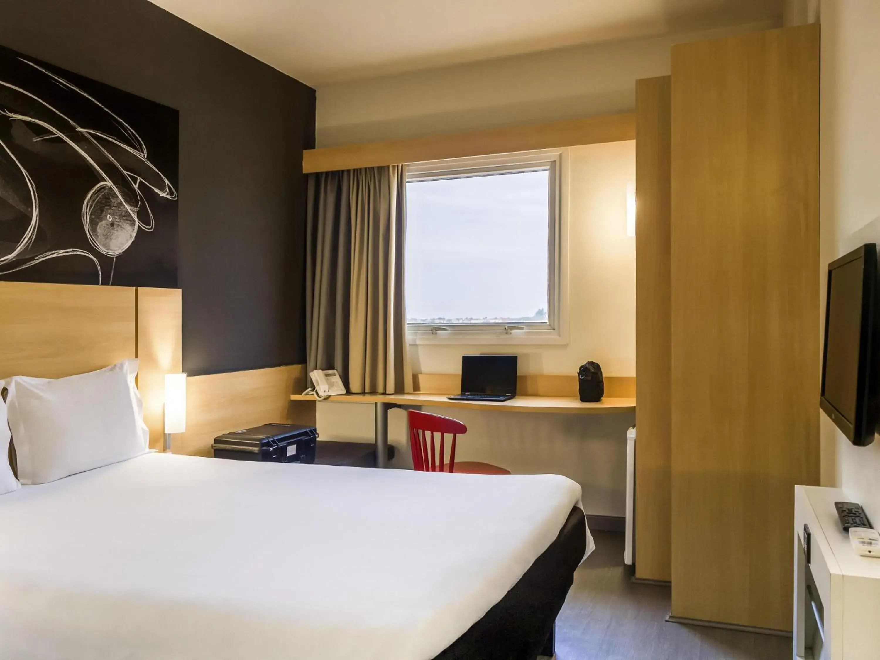 Bedroom, Bed in ibis Uberaba Bedroom, Bed in ibis Uberaba