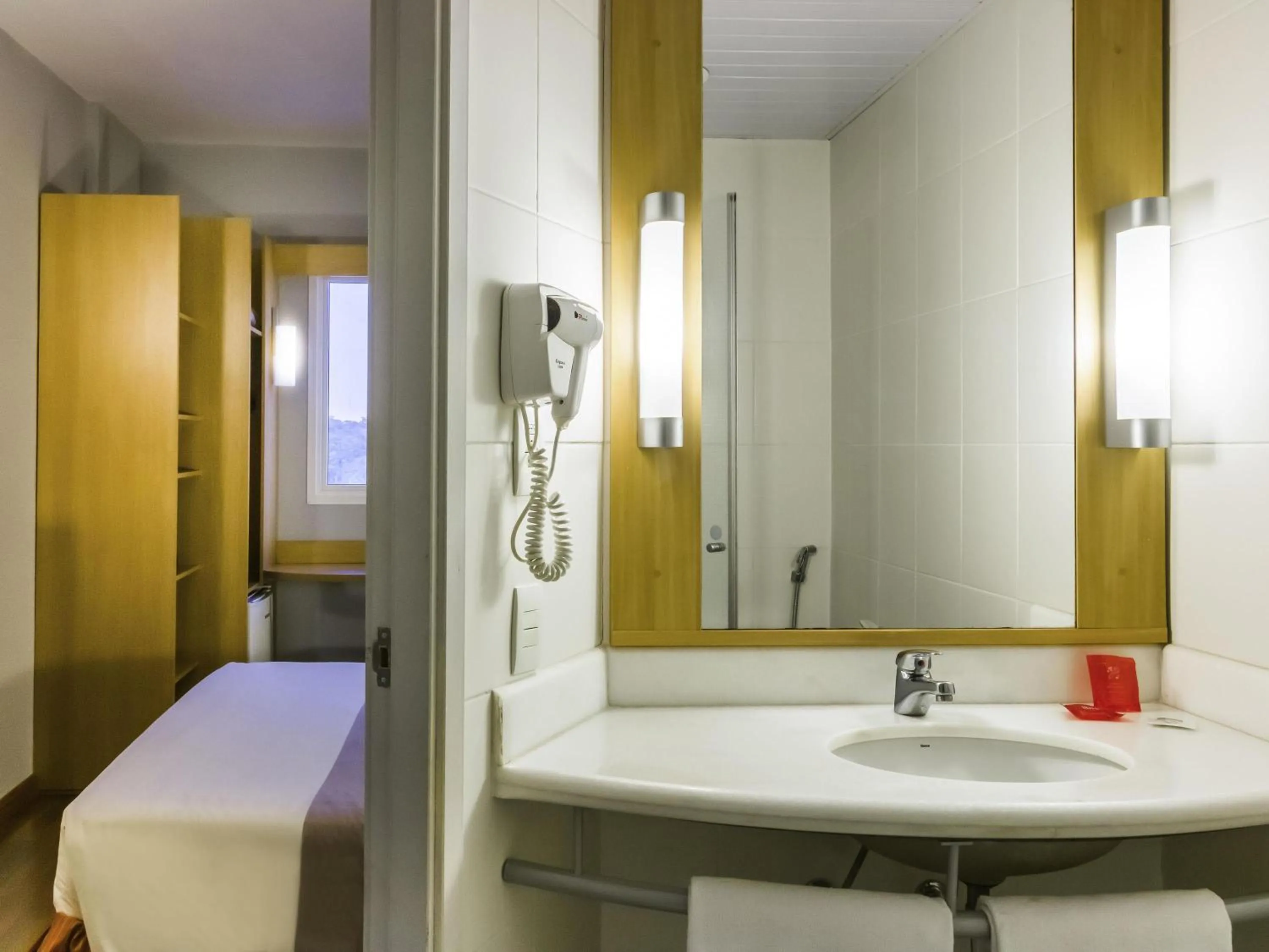 Bedroom in ibis Jaboticabal