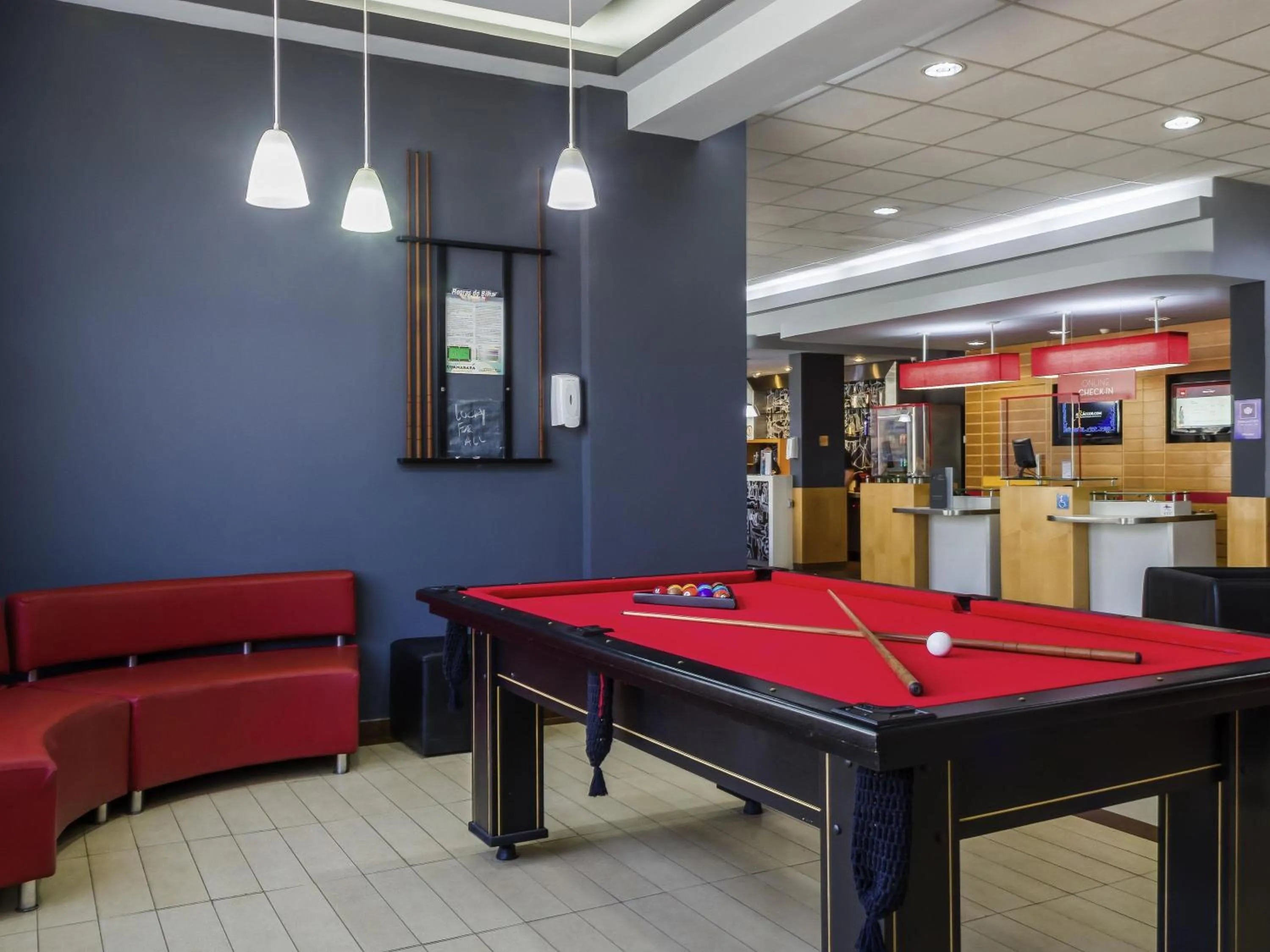 Lounge or bar in ibis Jaboticabal