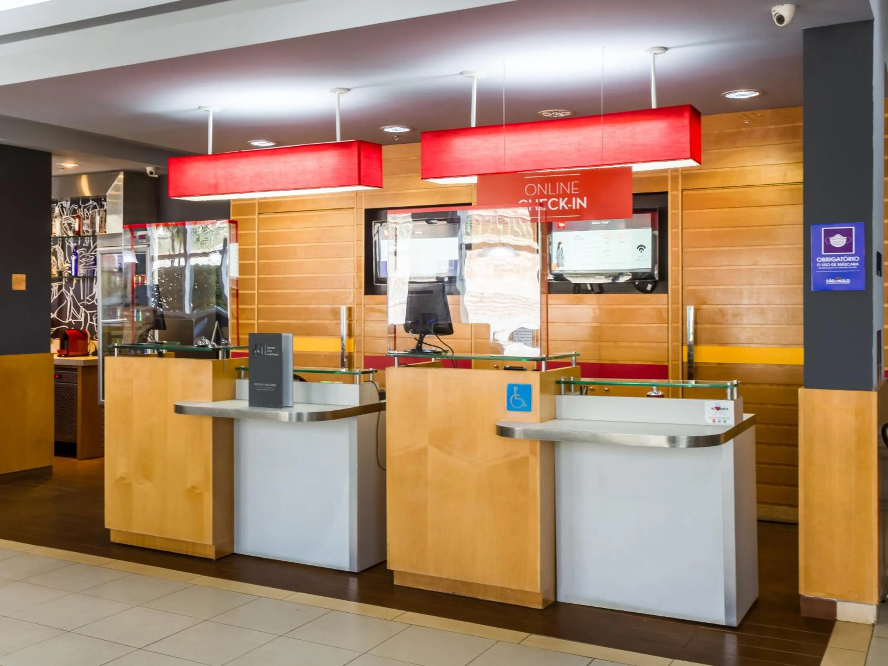 Lobby or reception in ibis Jaboticabal