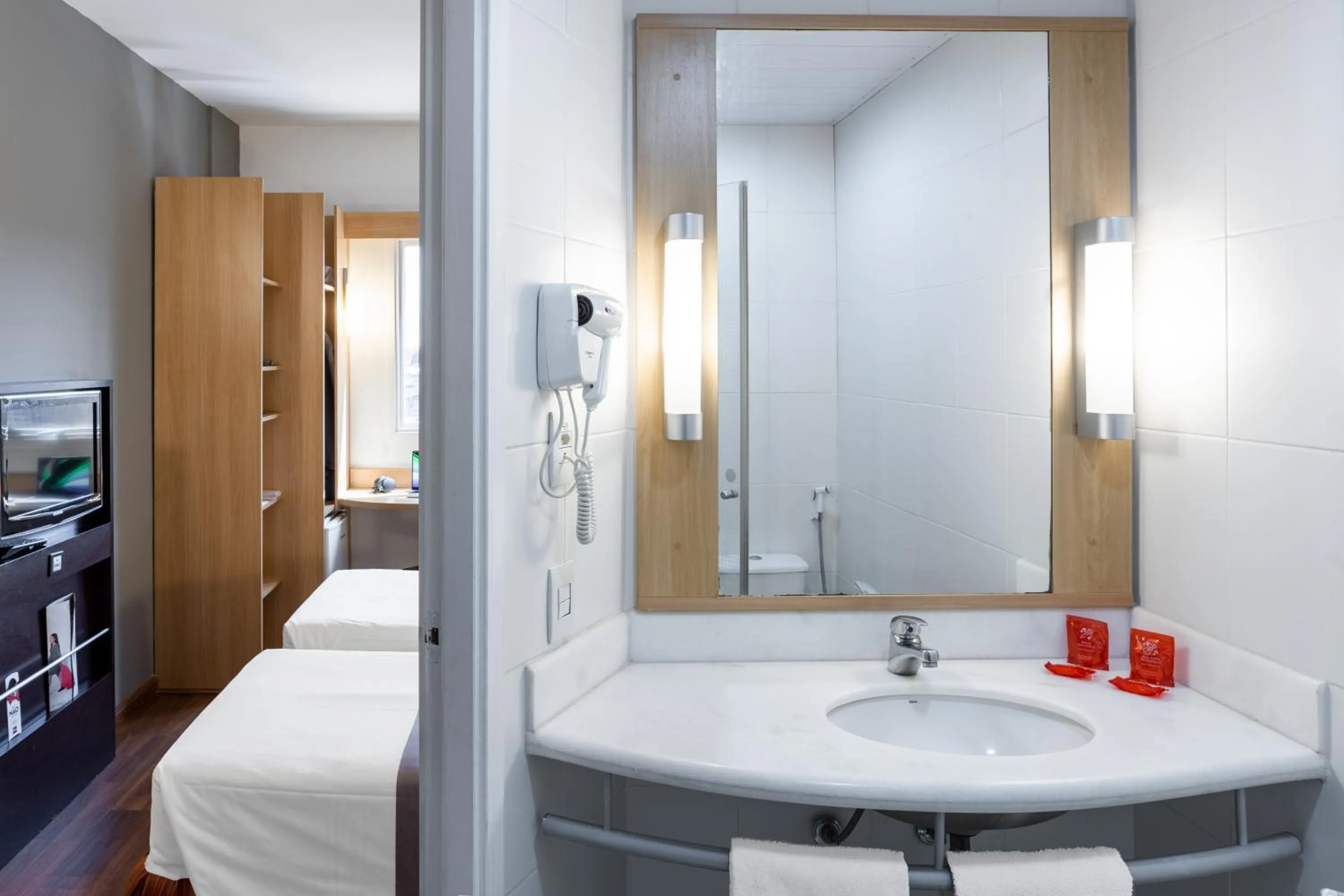 Bed in ibis Jaboticabal