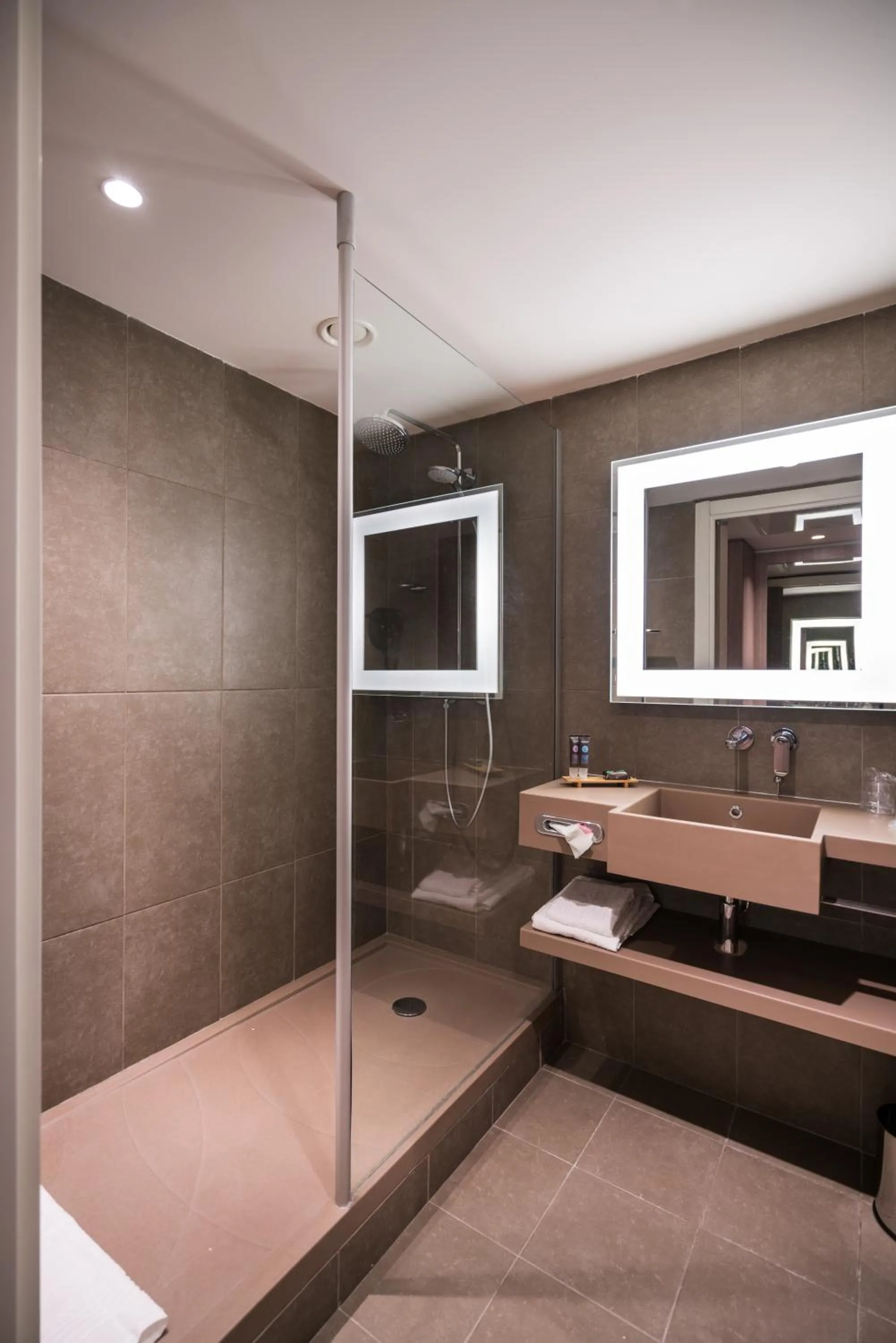 Shower in Novotel Setif