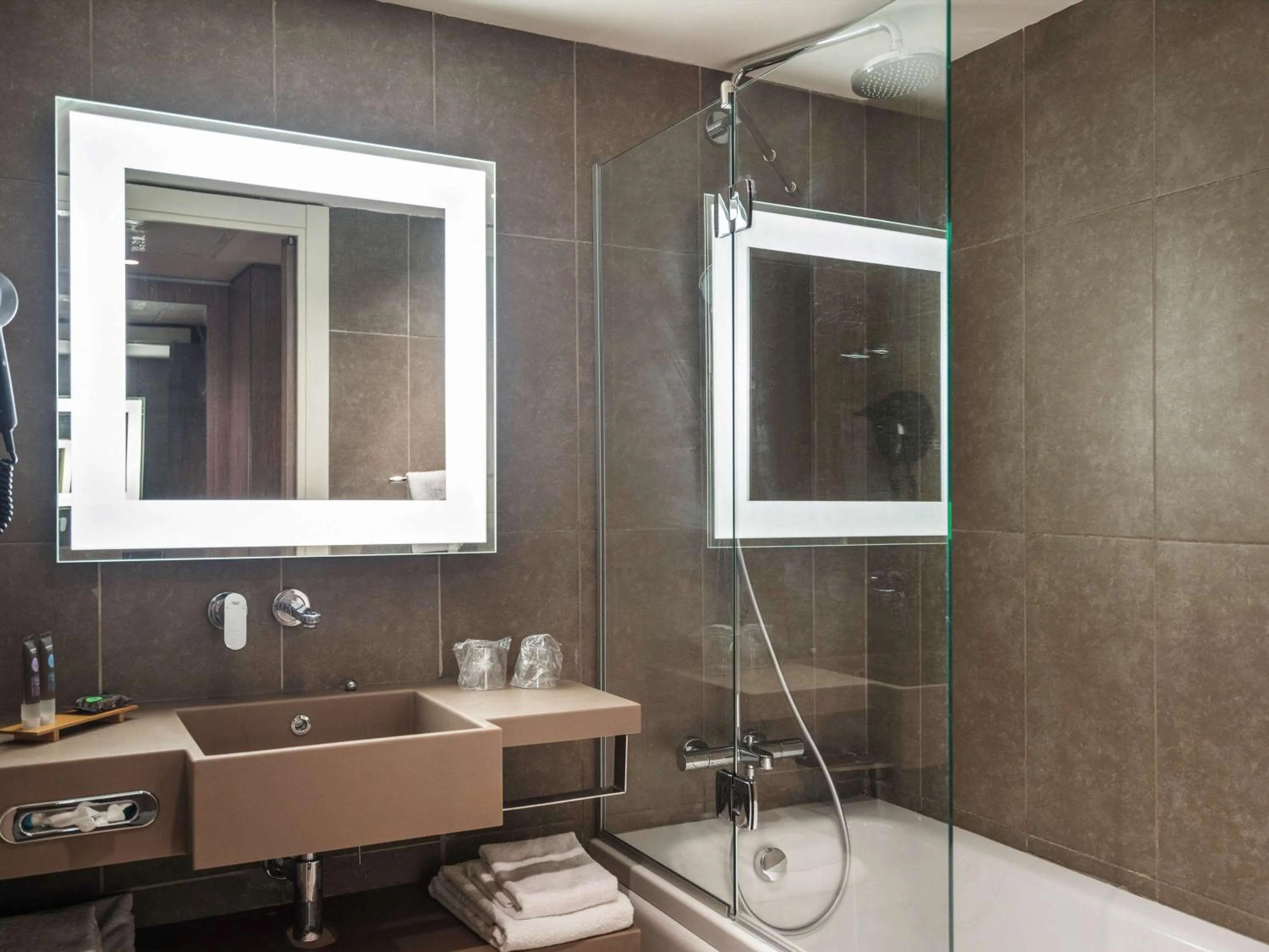 Photo of the whole room in Novotel Setif