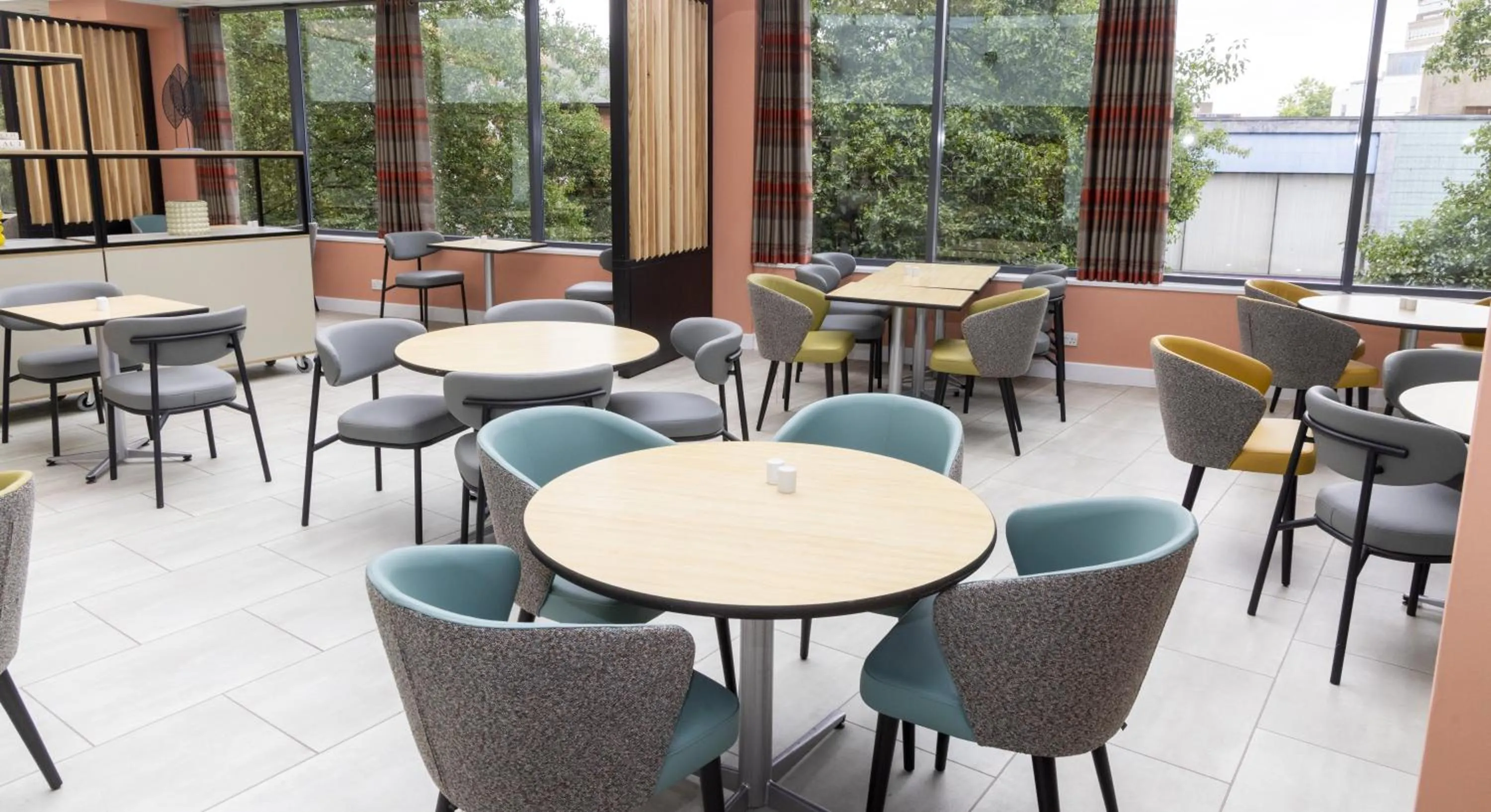 Restaurant/places to eat in Garner Hotel Nottingham City Centre by IHG