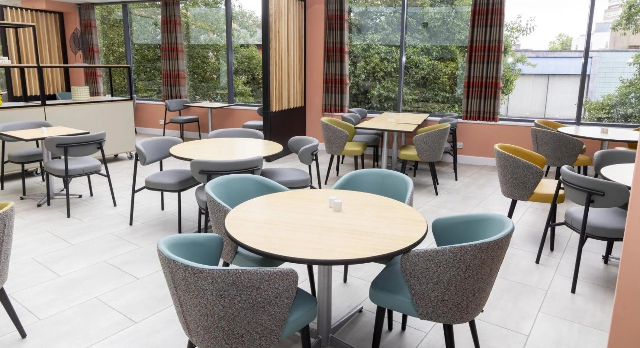 Restaurant/places to eat in Garner Hotel Nottingham City Centre by IHG