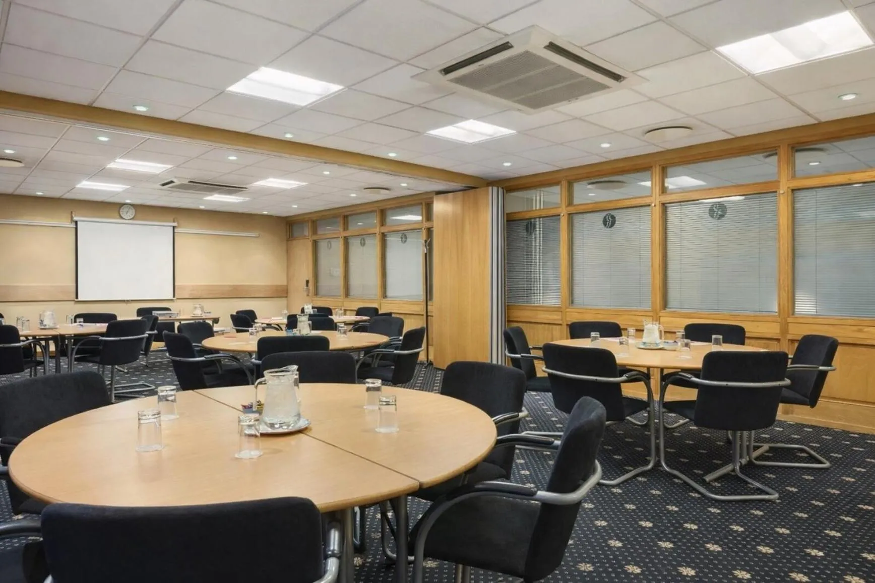 Meeting/conference room in Garner Hotel Nottingham City Centre by IHG
