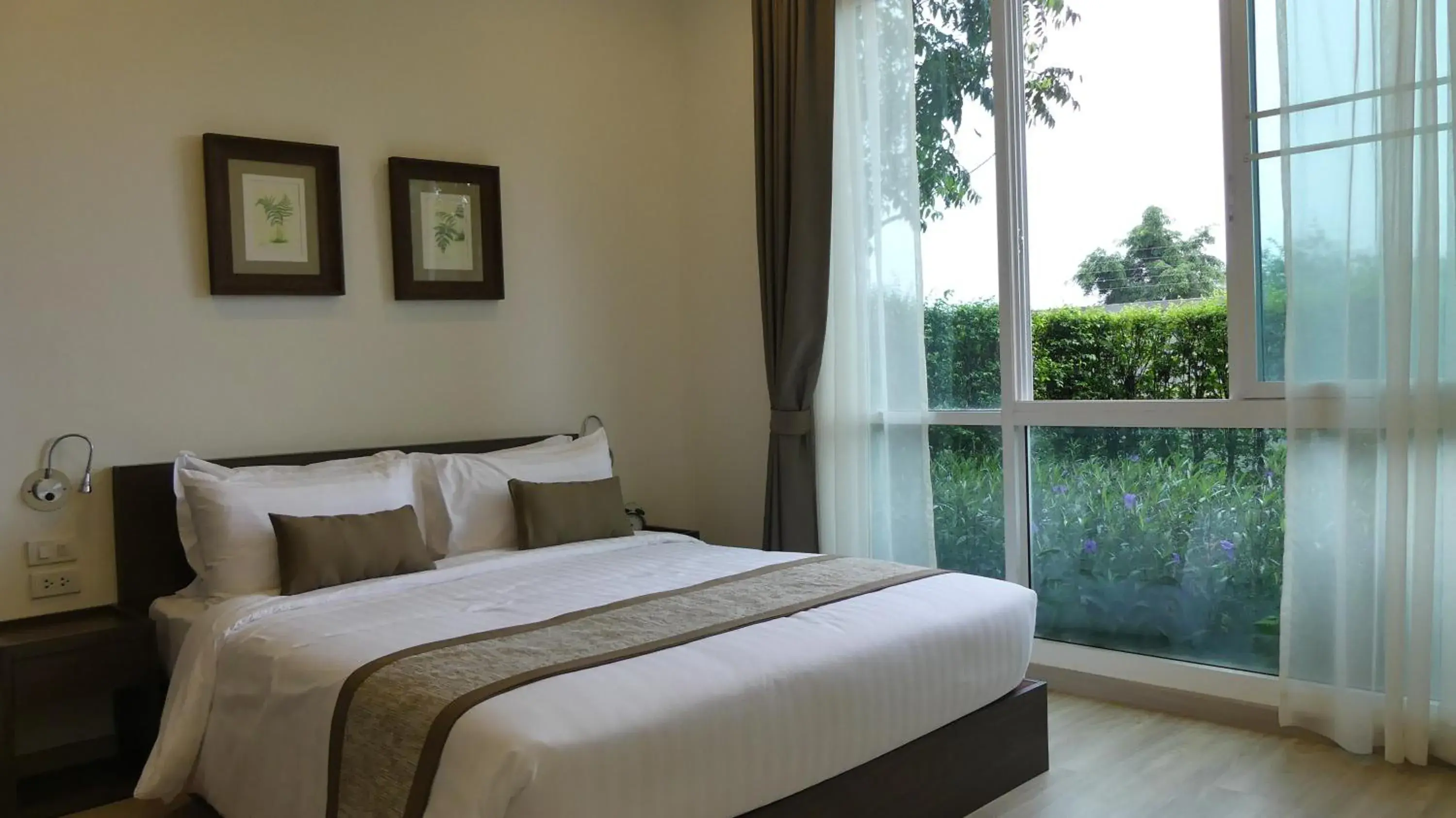 Garden view, Bed in The Garden 304 Garden view, Bed in The Garden 304