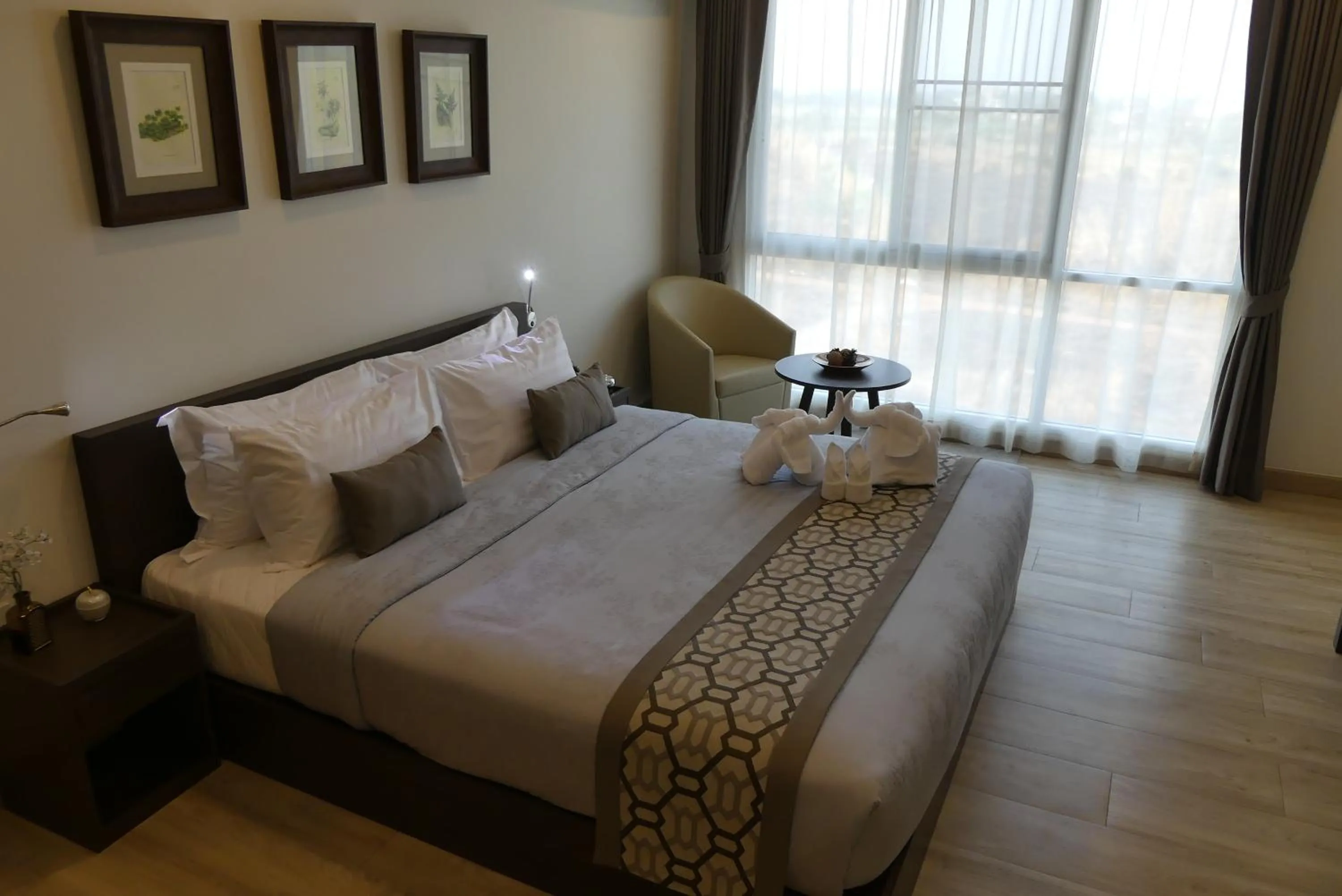 Bedroom, Bed in The Garden 304