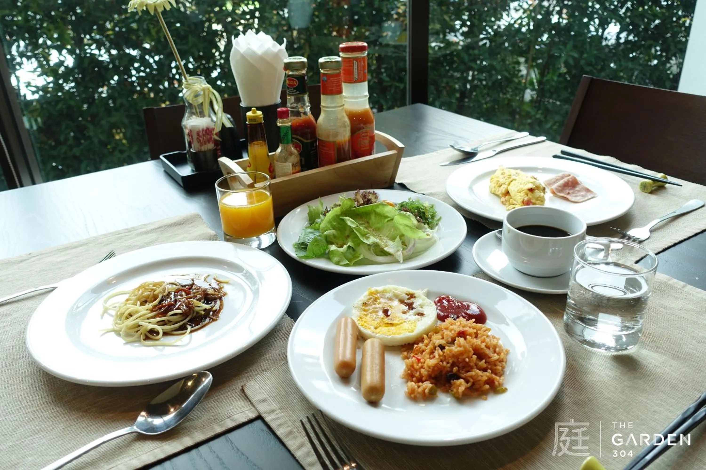 Buffet breakfast in The Garden 304