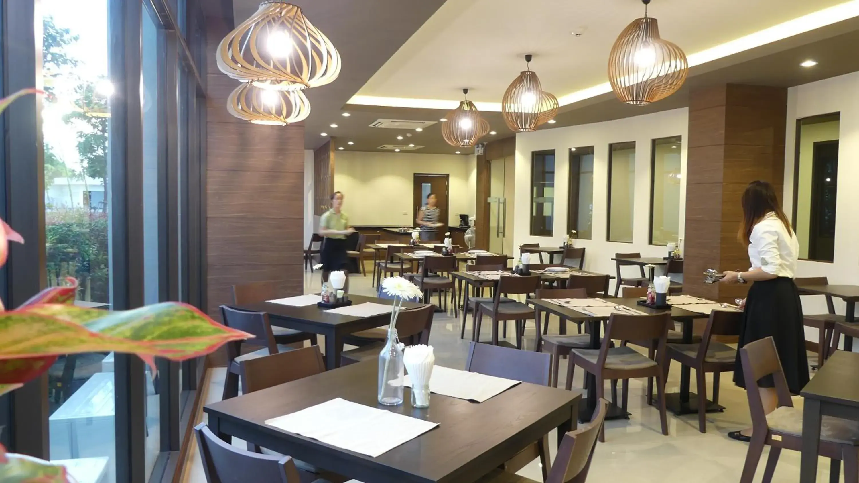 Restaurant/places to eat in The Garden 304 Restaurant/places to eat in The Garden 304