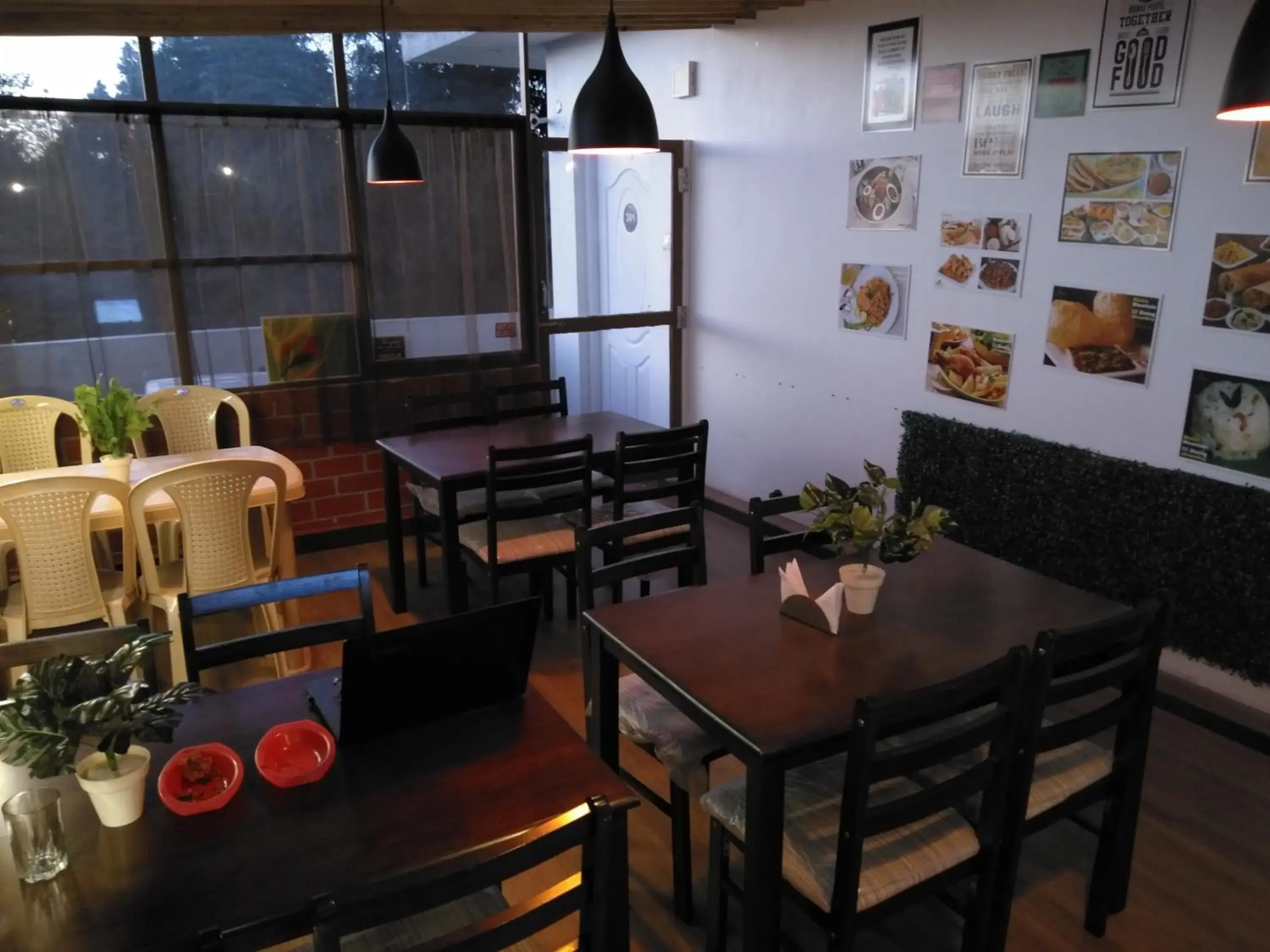 Breakfast in Drizzle Drop Inn Breakfast in Drizzle Drop Inn