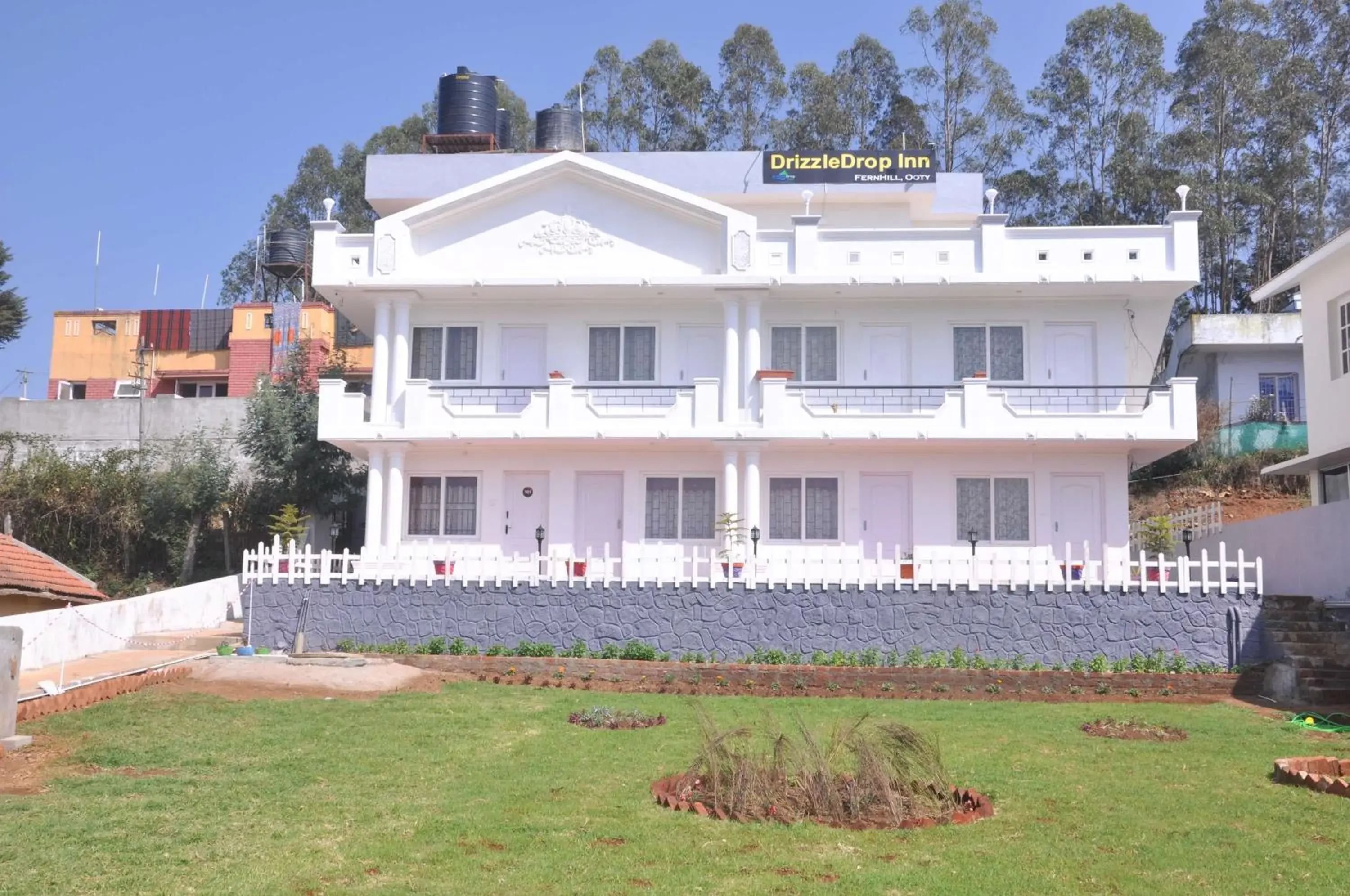Facade/entrance in Drizzle Drop Inn Facade/entrance in Drizzle Drop Inn