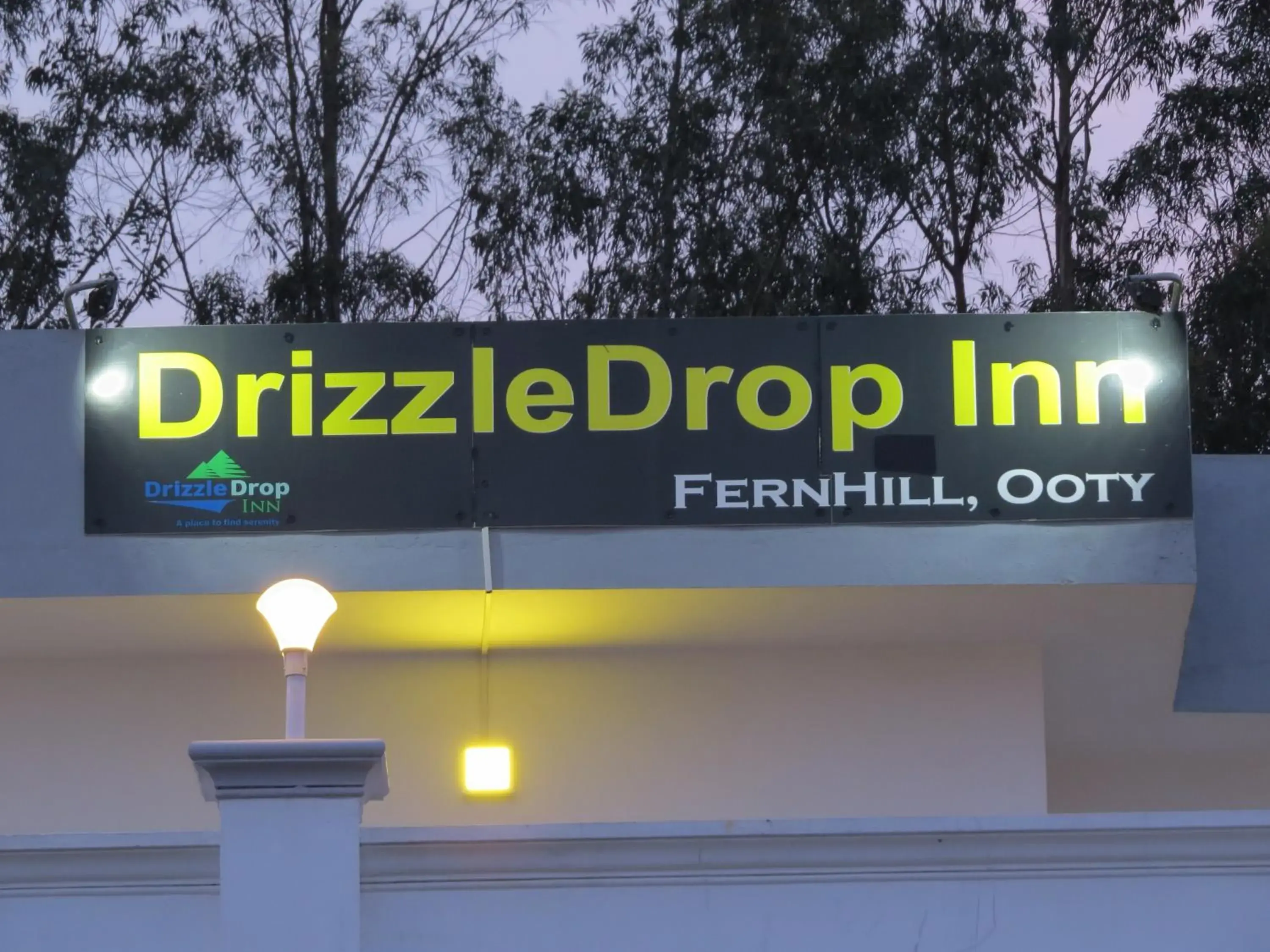 Property building in Drizzle Drop Inn Property building in Drizzle Drop Inn