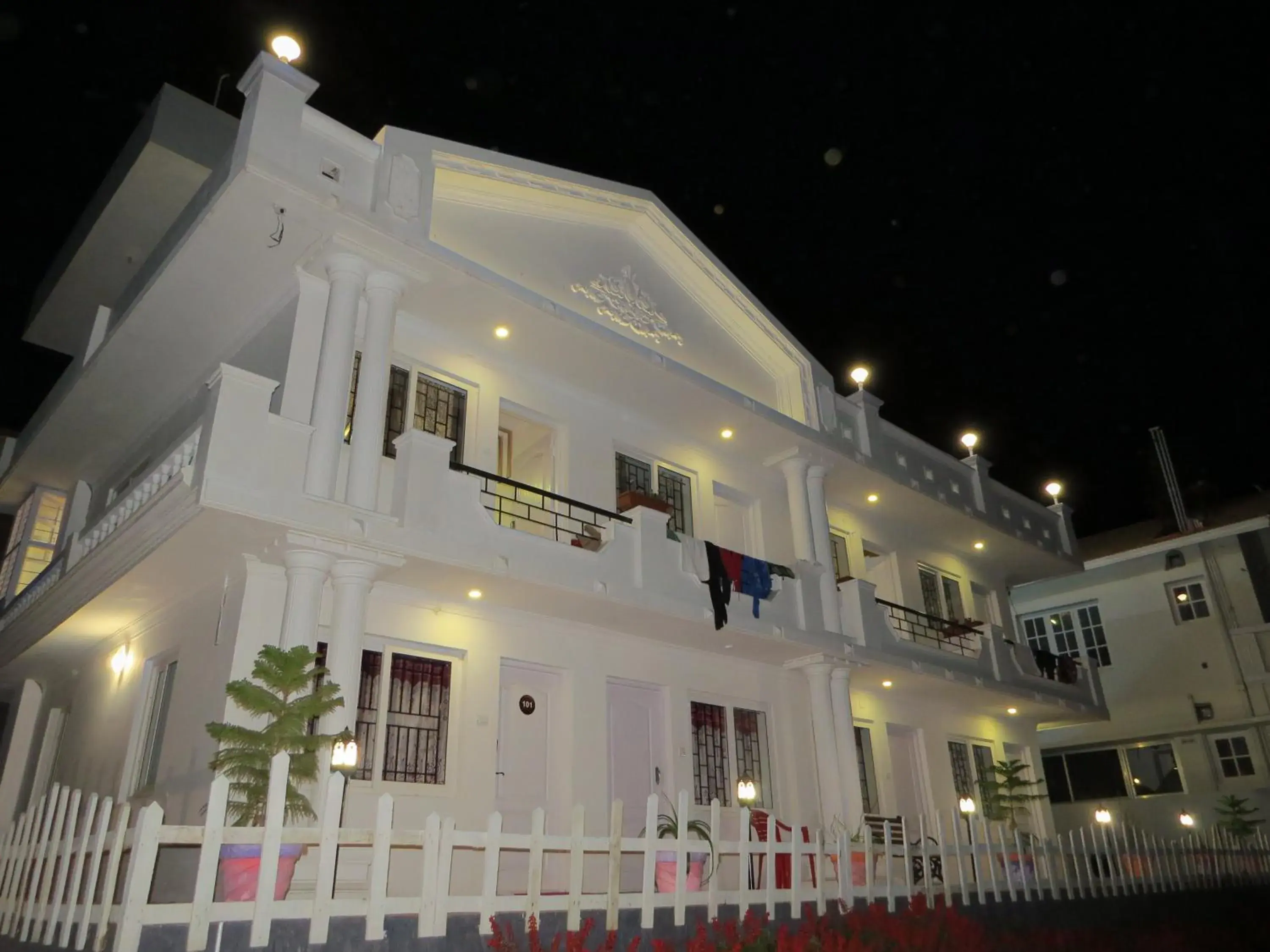 Property building in Drizzle Drop Inn Property building in Drizzle Drop Inn