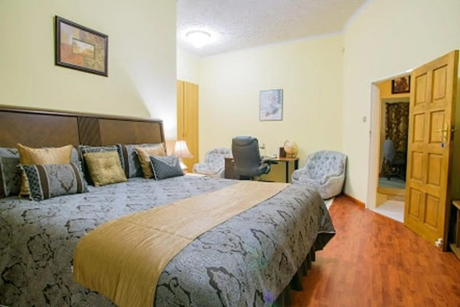 Bedroom, Bed in Art Lodges