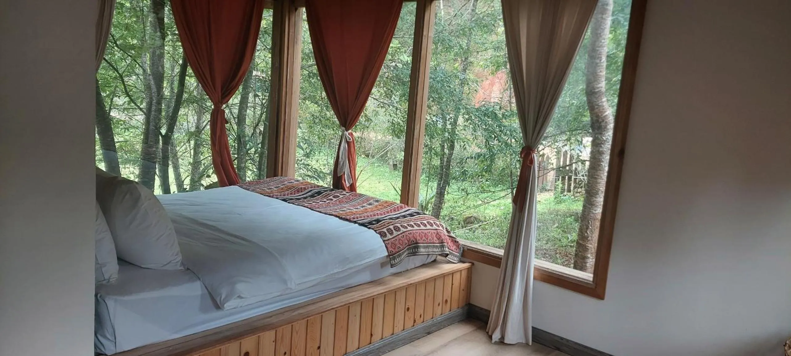 Bed in LAAN Retreat-DaLat