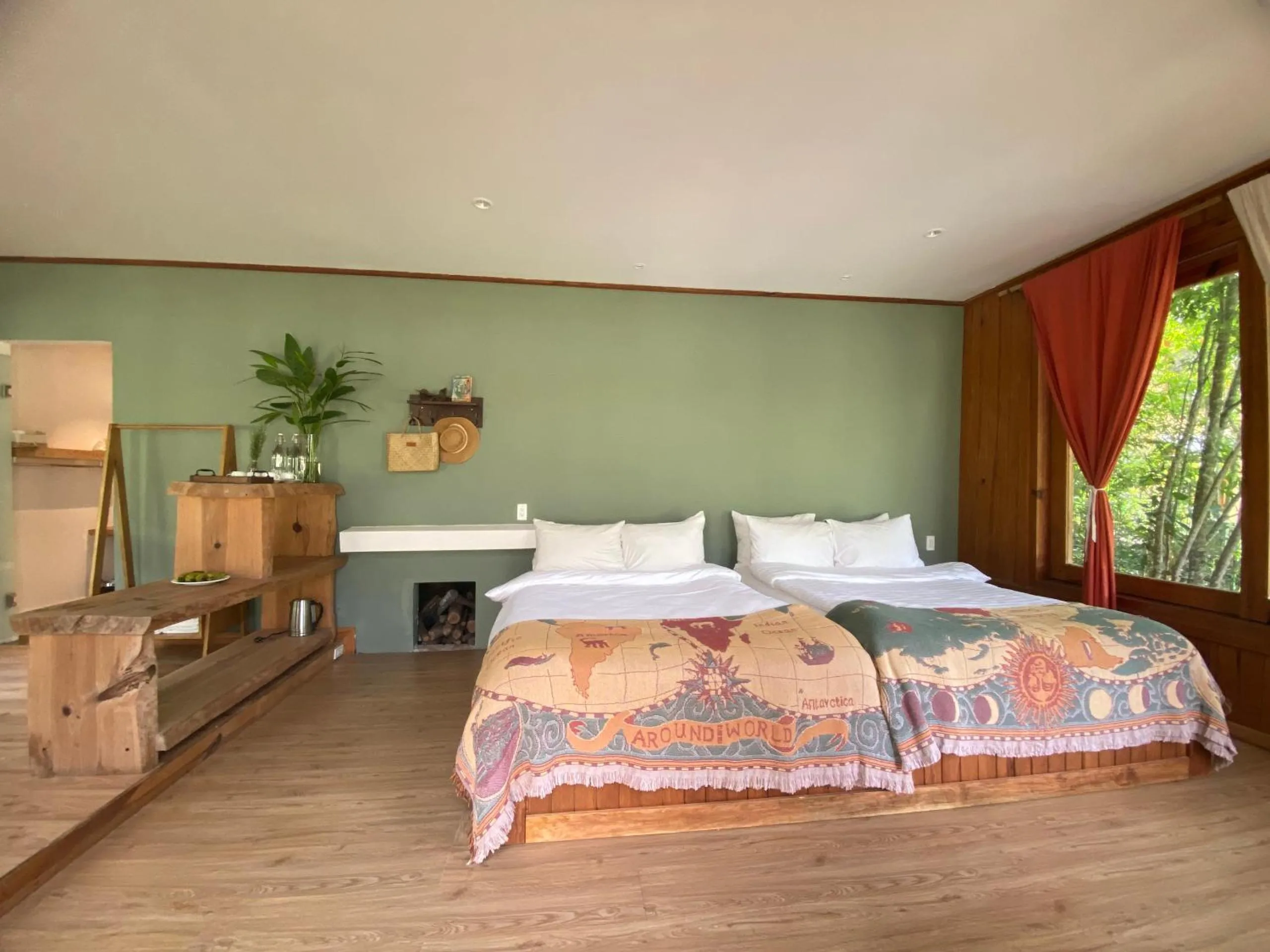 Bed in LAAN Retreat-DaLat