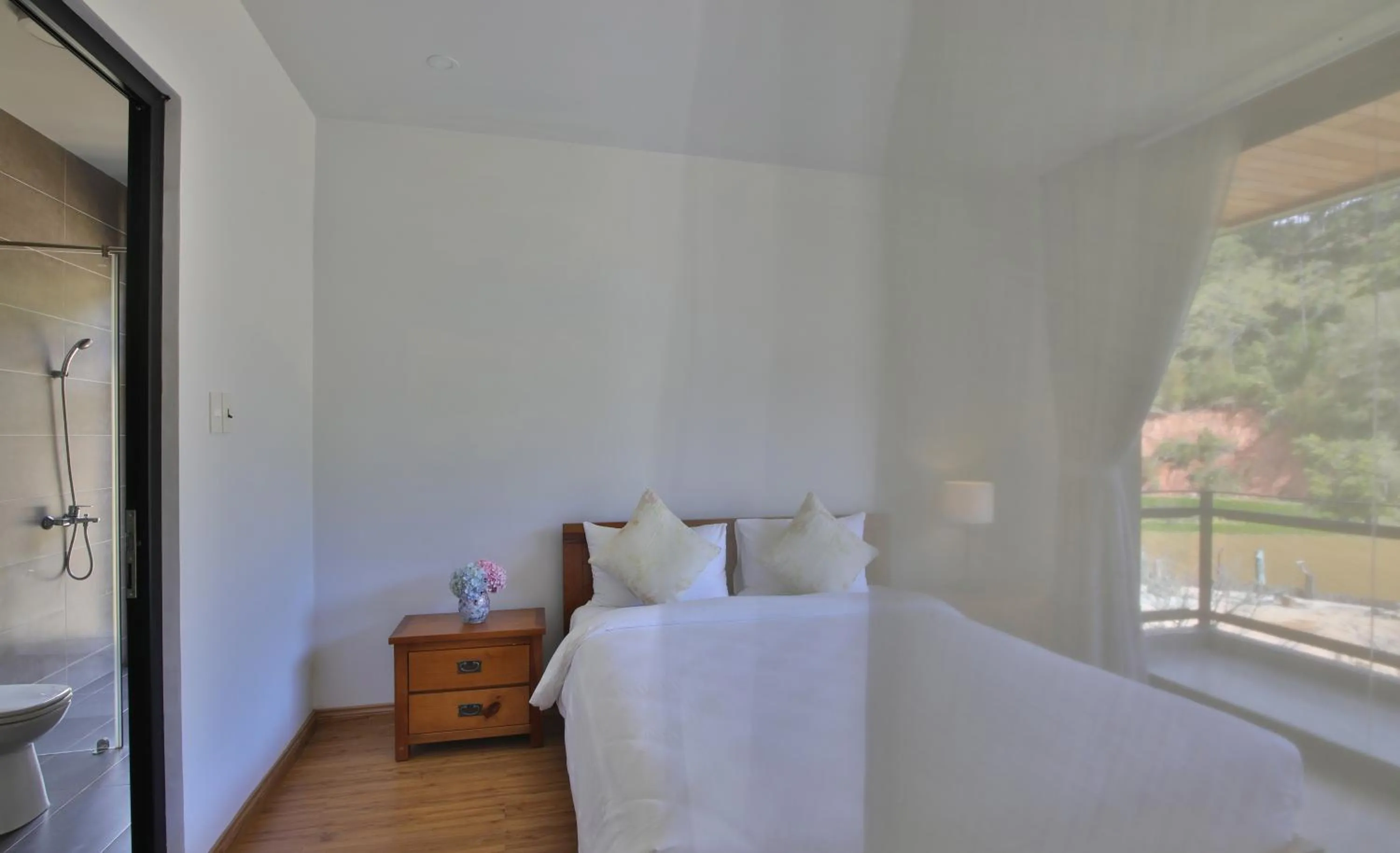 Bed in LAAN Retreat-DaLat