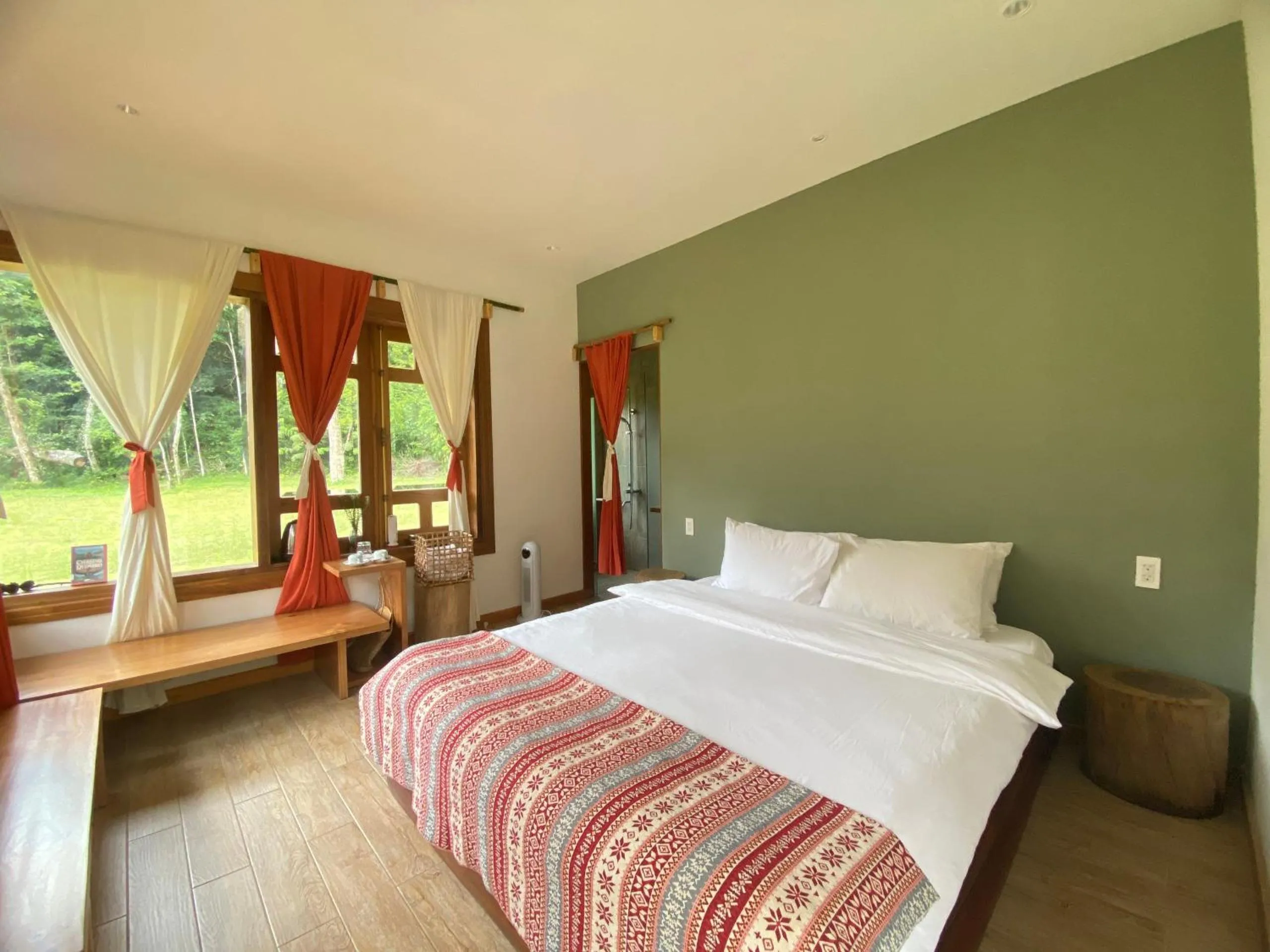 Bed in LAAN Retreat-DaLat