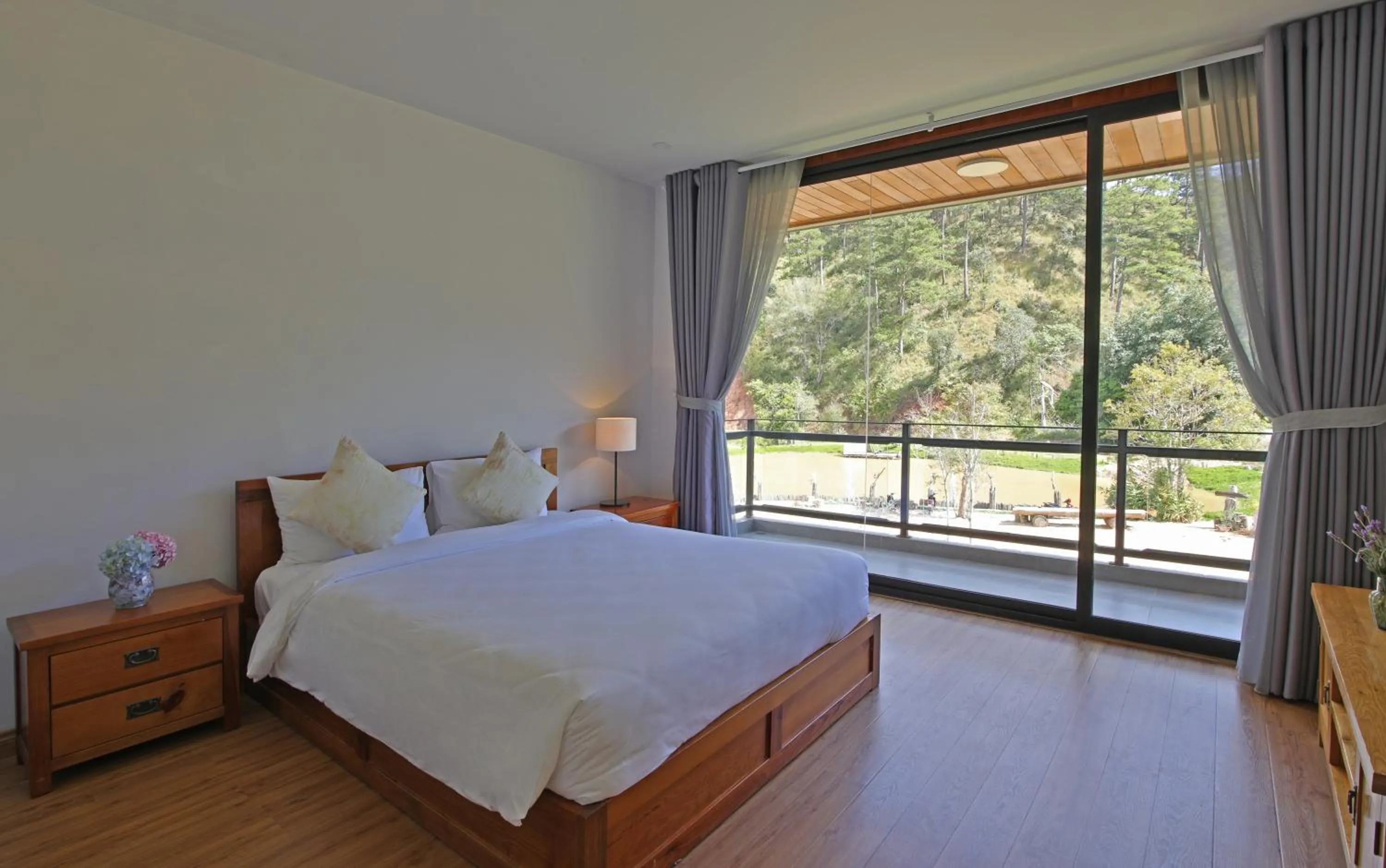 Bed in LAAN Retreat-DaLat