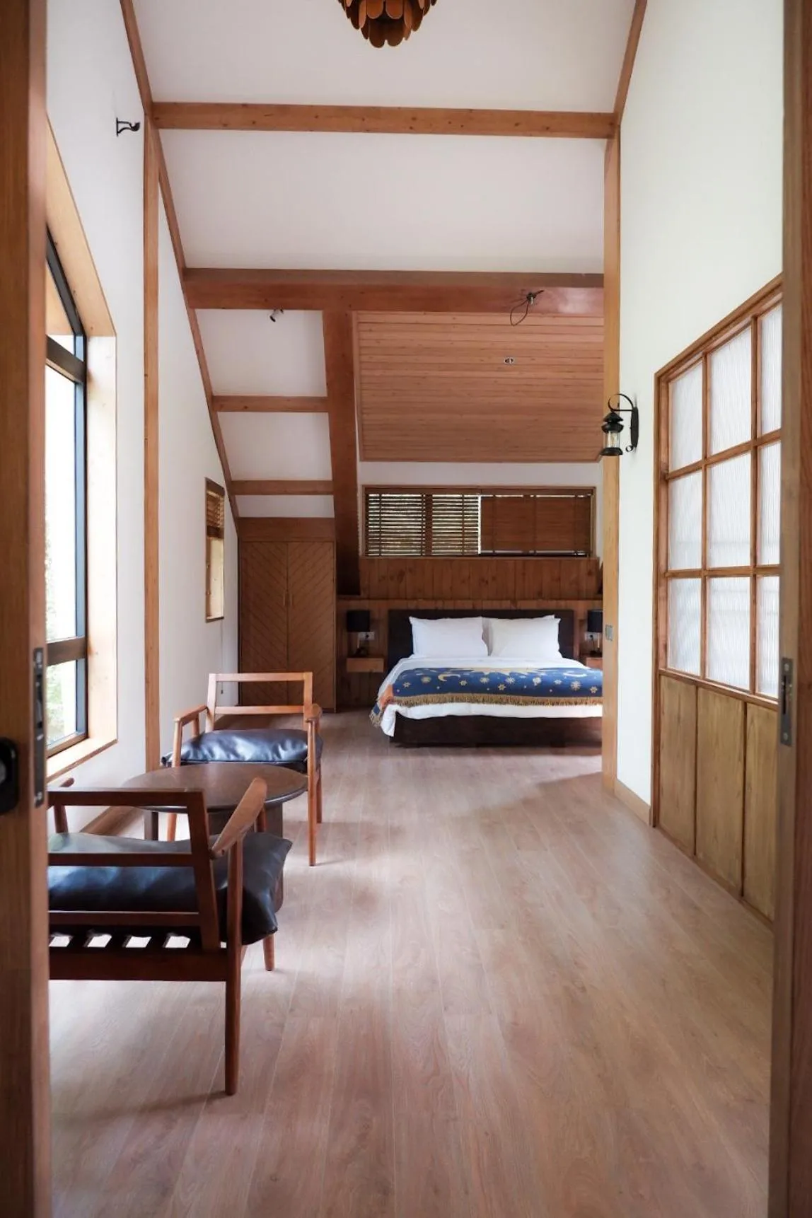 Bed in LAAN Retreat-DaLat
