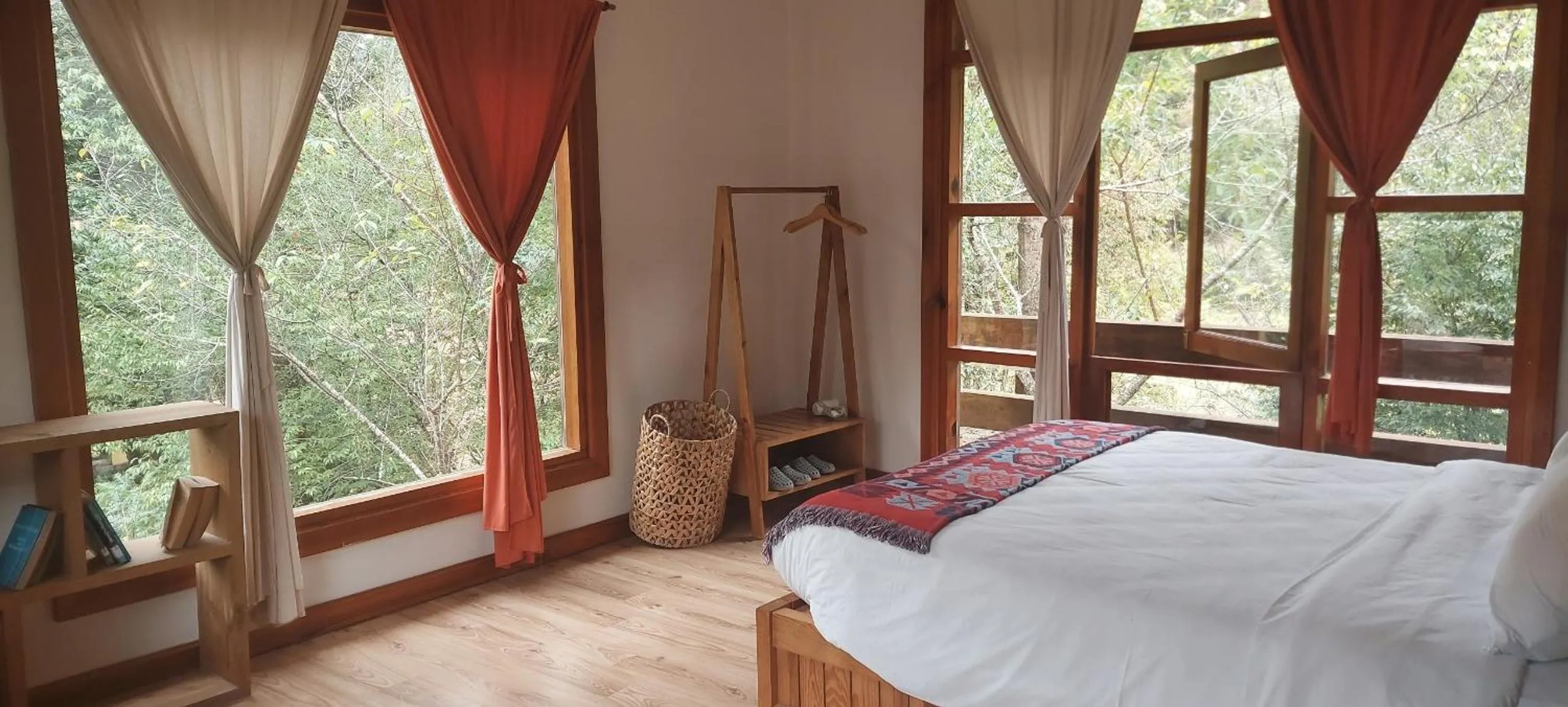 Bed in LAAN Retreat-DaLat