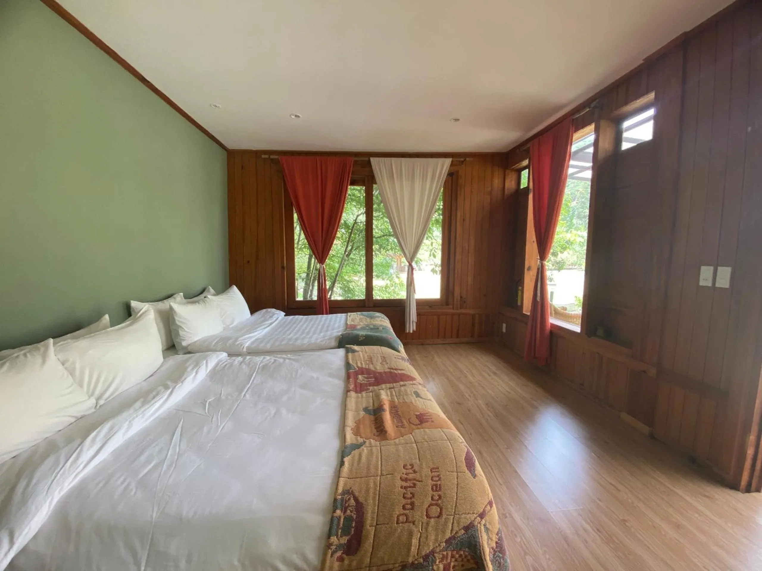 Bed in LAAN Retreat-DaLat