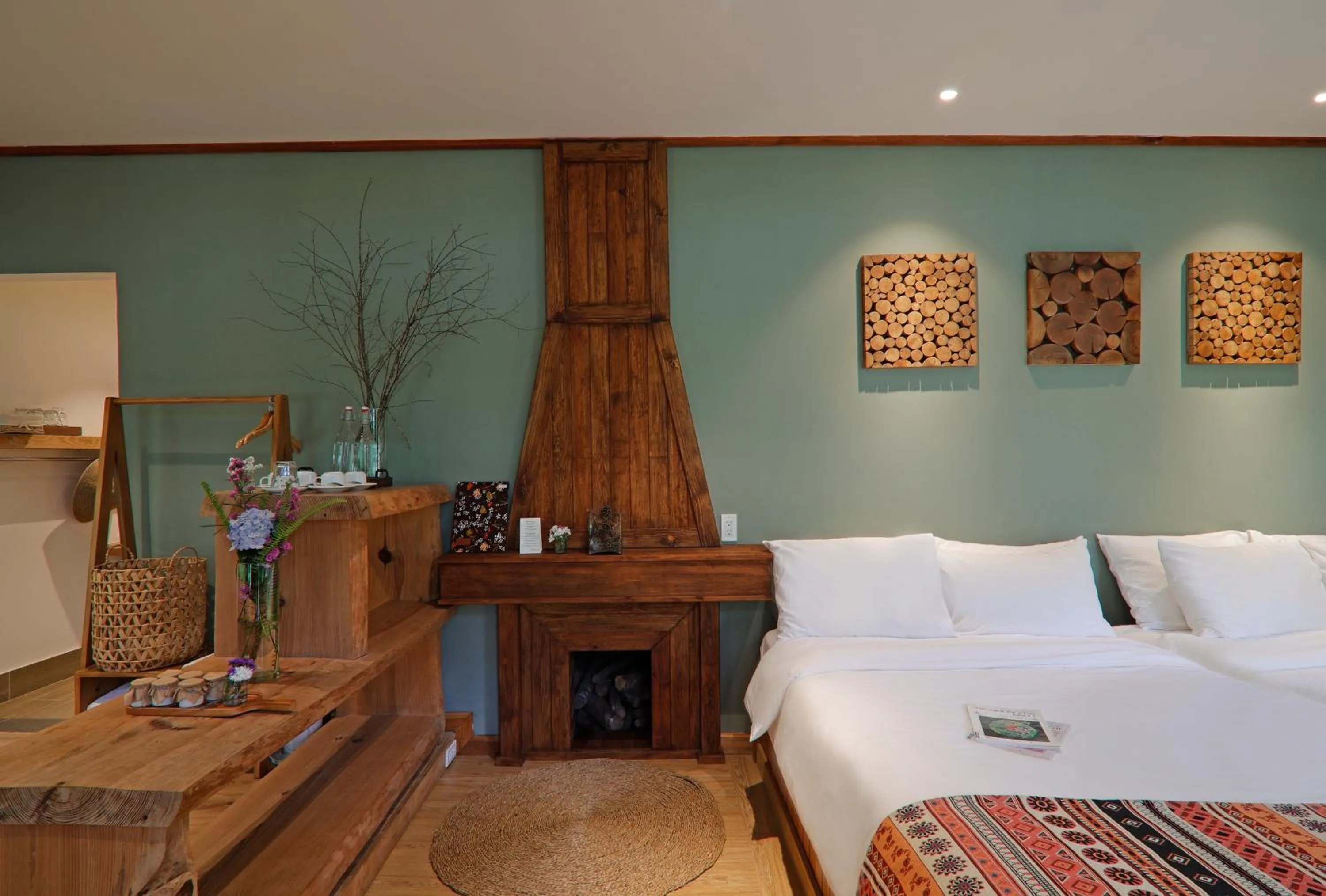 Bed in LAAN Retreat-DaLat