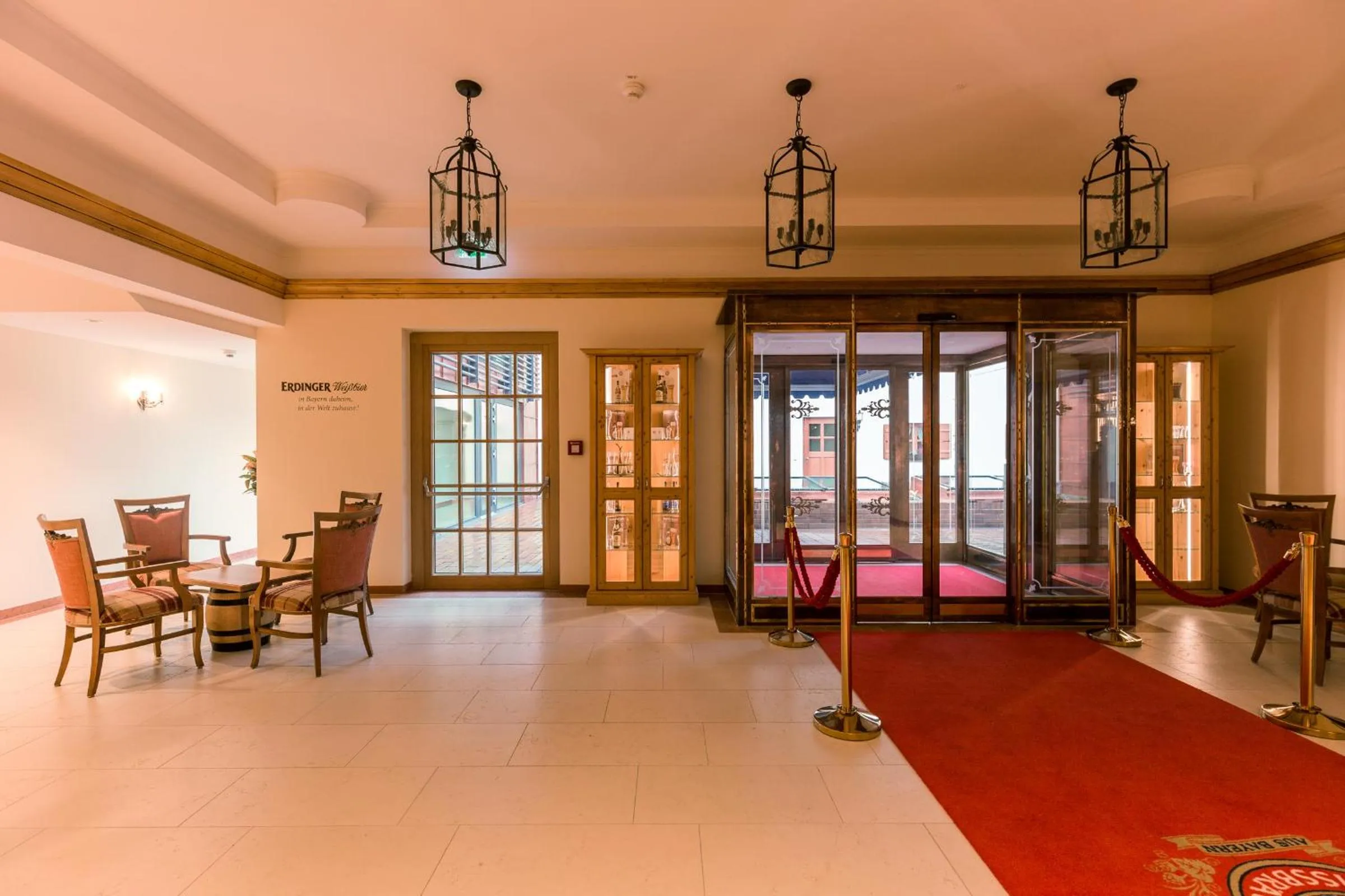 Lobby or reception in Hotel & Gaststätte zum Erdinger Weißbräu