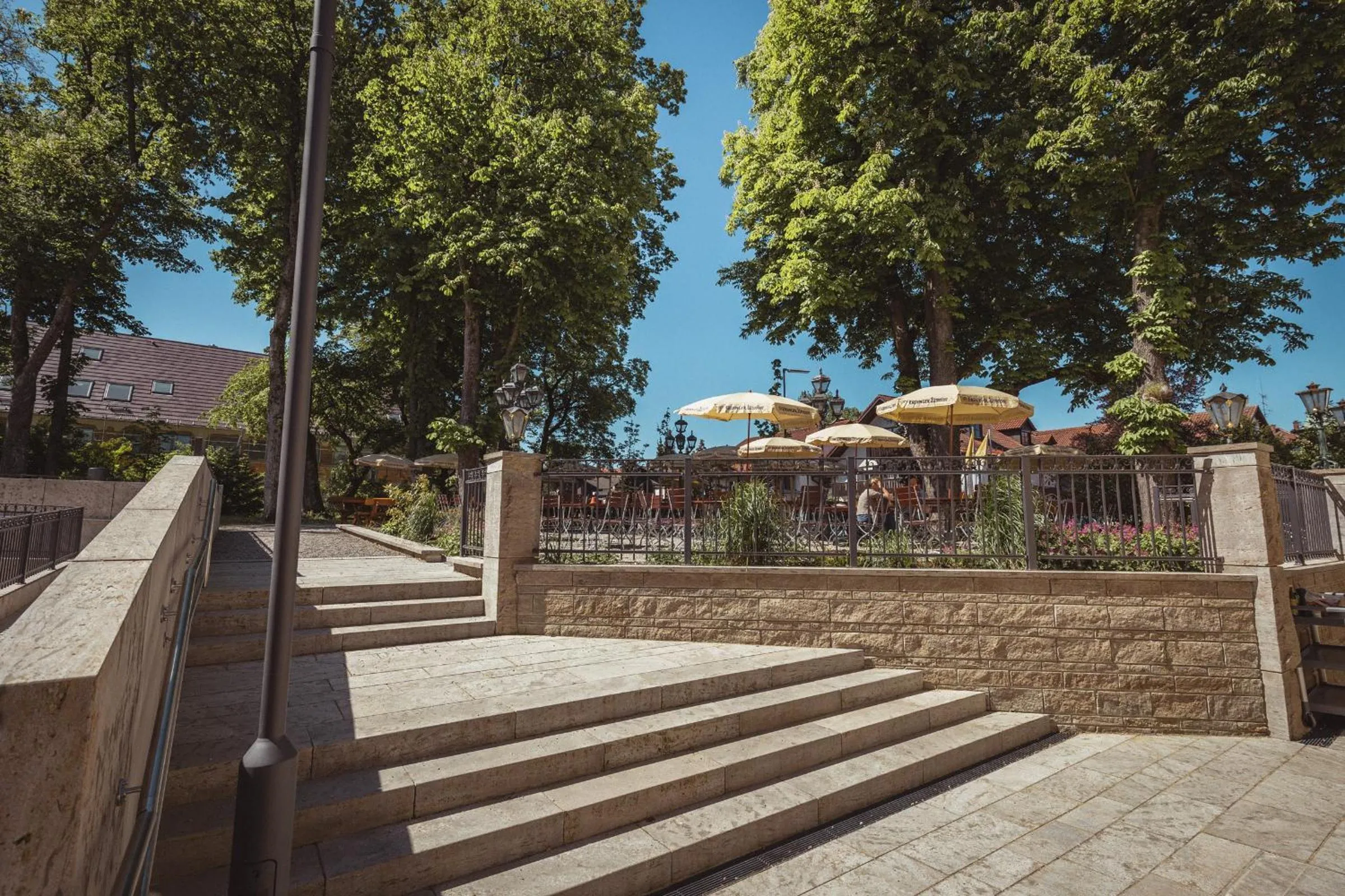 Hotel & Gaststätte zum Erdinger Weißbräu