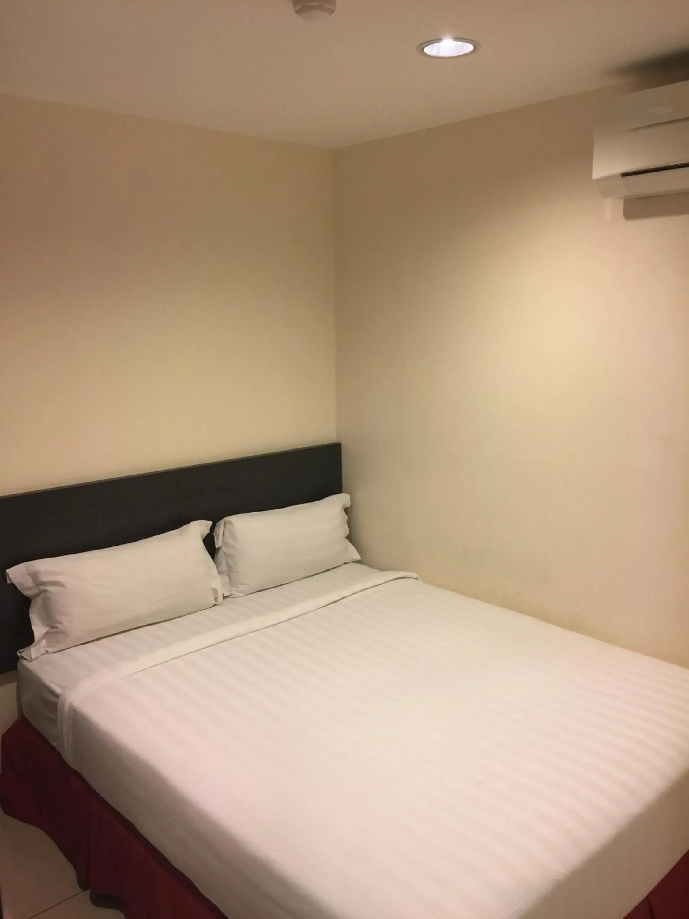 Standard Queen Room in Premierz Hotel Standard Queen Room in Premierz Hotel