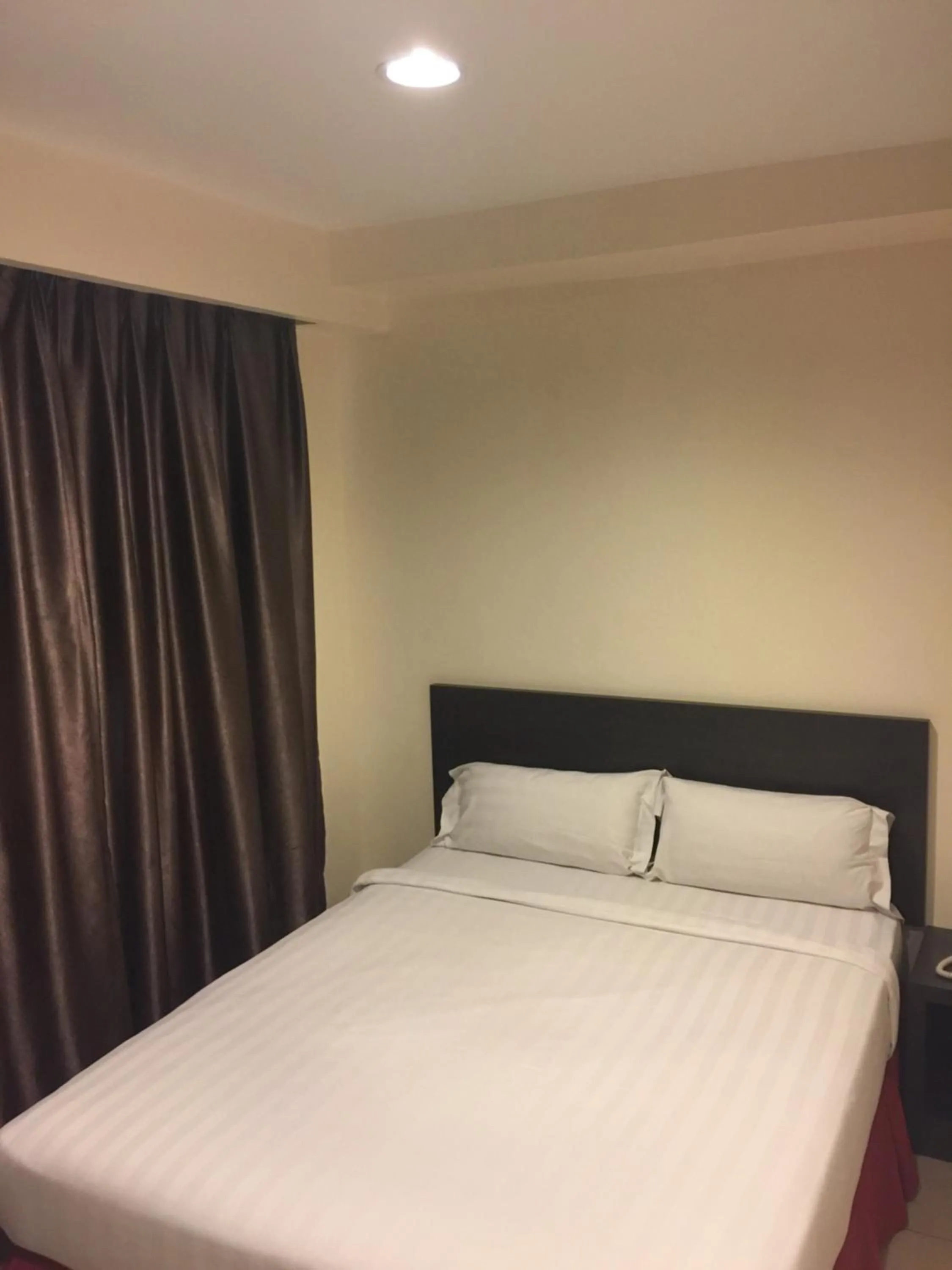 Superior Queen Room in Premierz Hotel