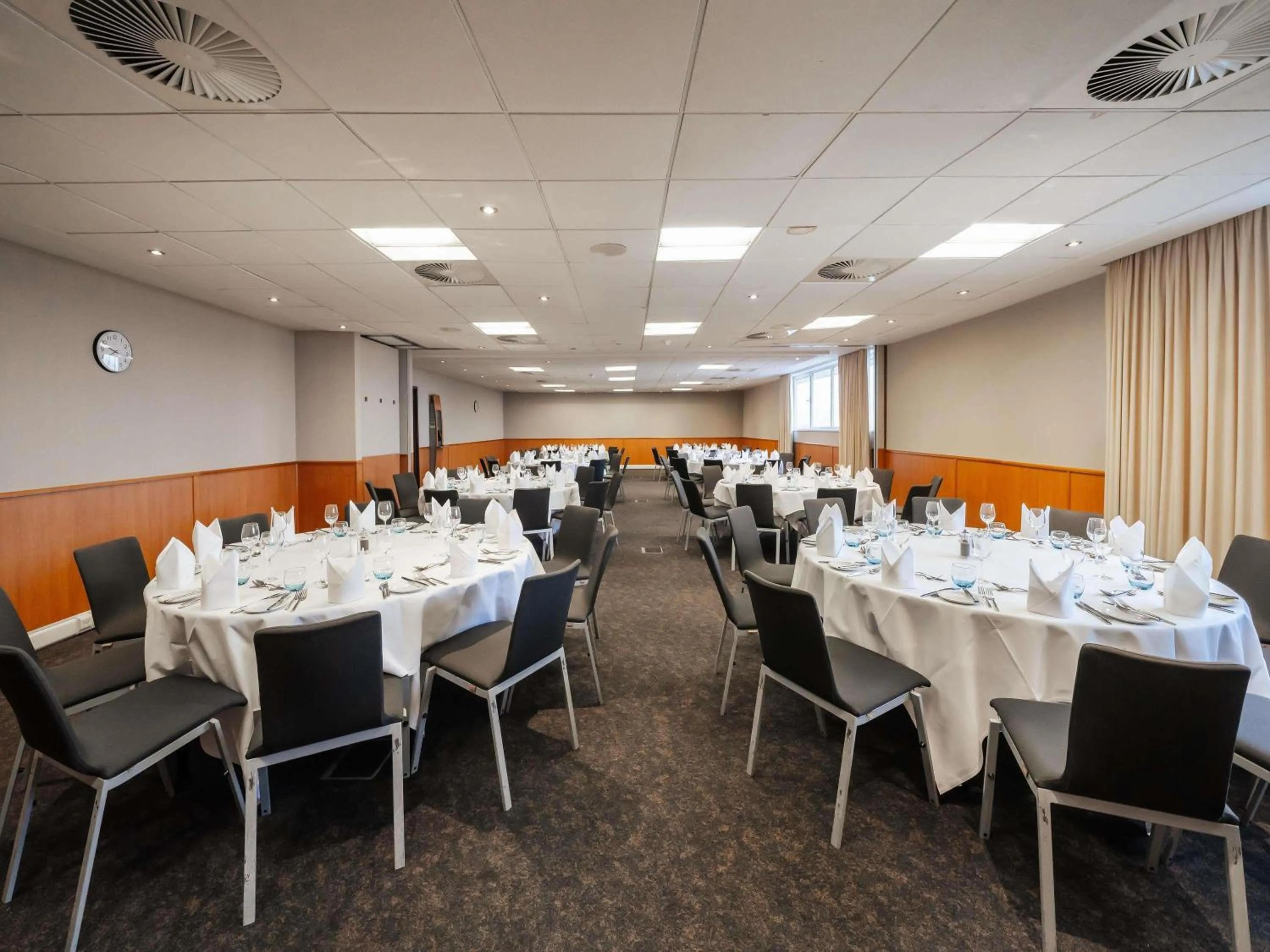 Meeting/conference room in Novotel Milton Keynes
