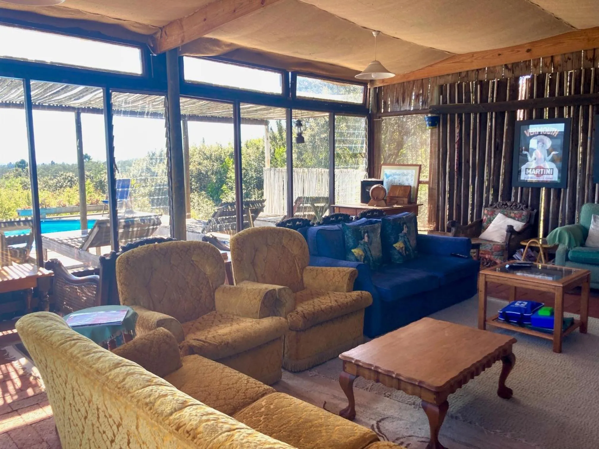 Communal lounge/ TV room in Protea Wilds Retreat