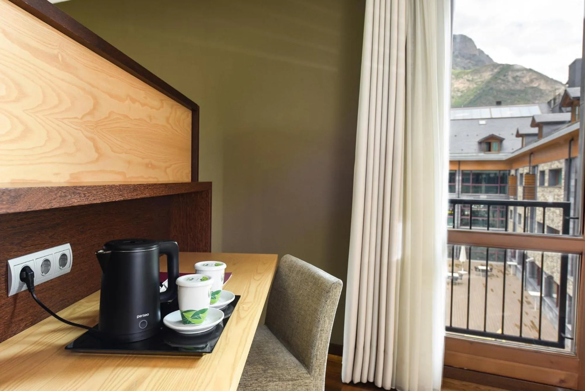 Coffee/tea facilities in SOMMOS Hotel Aneto